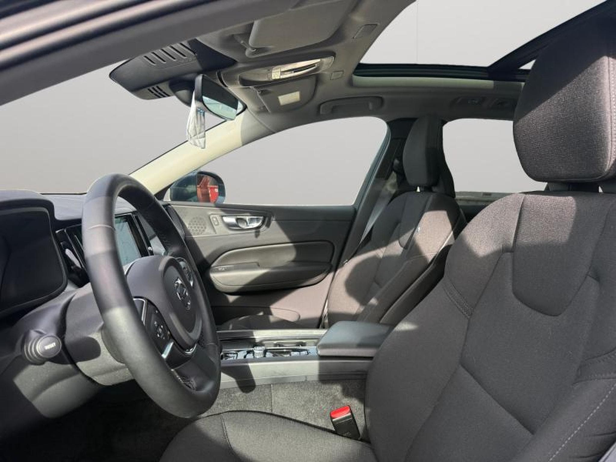 Volvo XC60 B4 Core / Essence (2022) - Foto 9