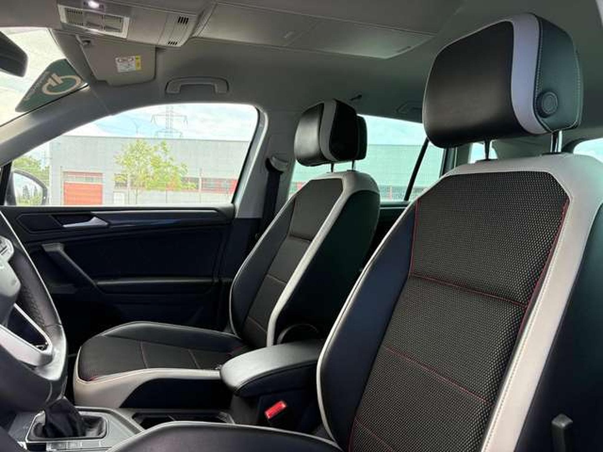 VW Tiguan Tiguan 1.5 TSI OPF DSG URBAN SPORT (2023) - Photo 15