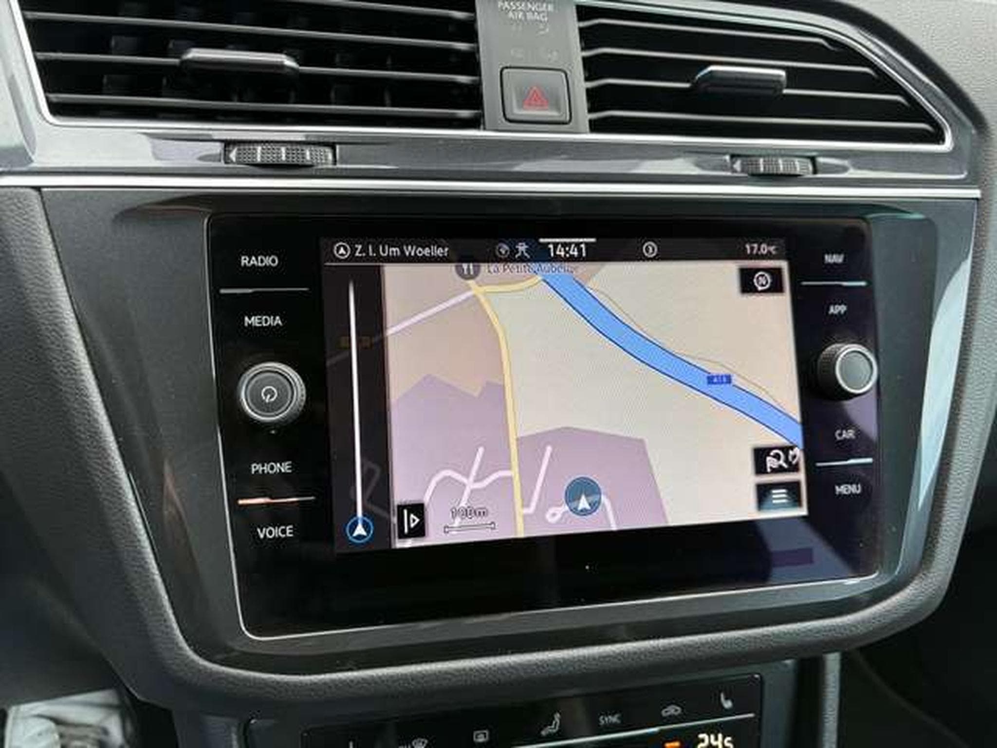 VW Tiguan Tiguan 1.5 TSI OPF DSG URBAN SPORT (2023) - Photo 6