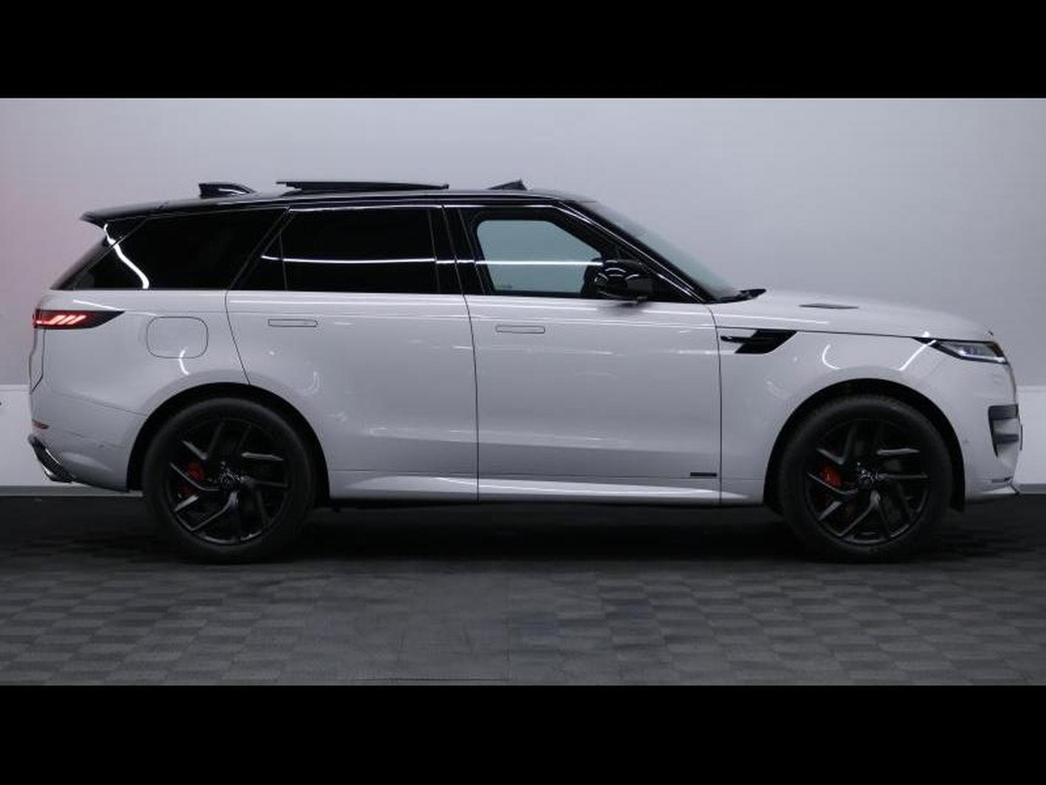 Land-Rover Range Rover Sport P530 Autobiography AWD Auto (2026) - Photo 4
