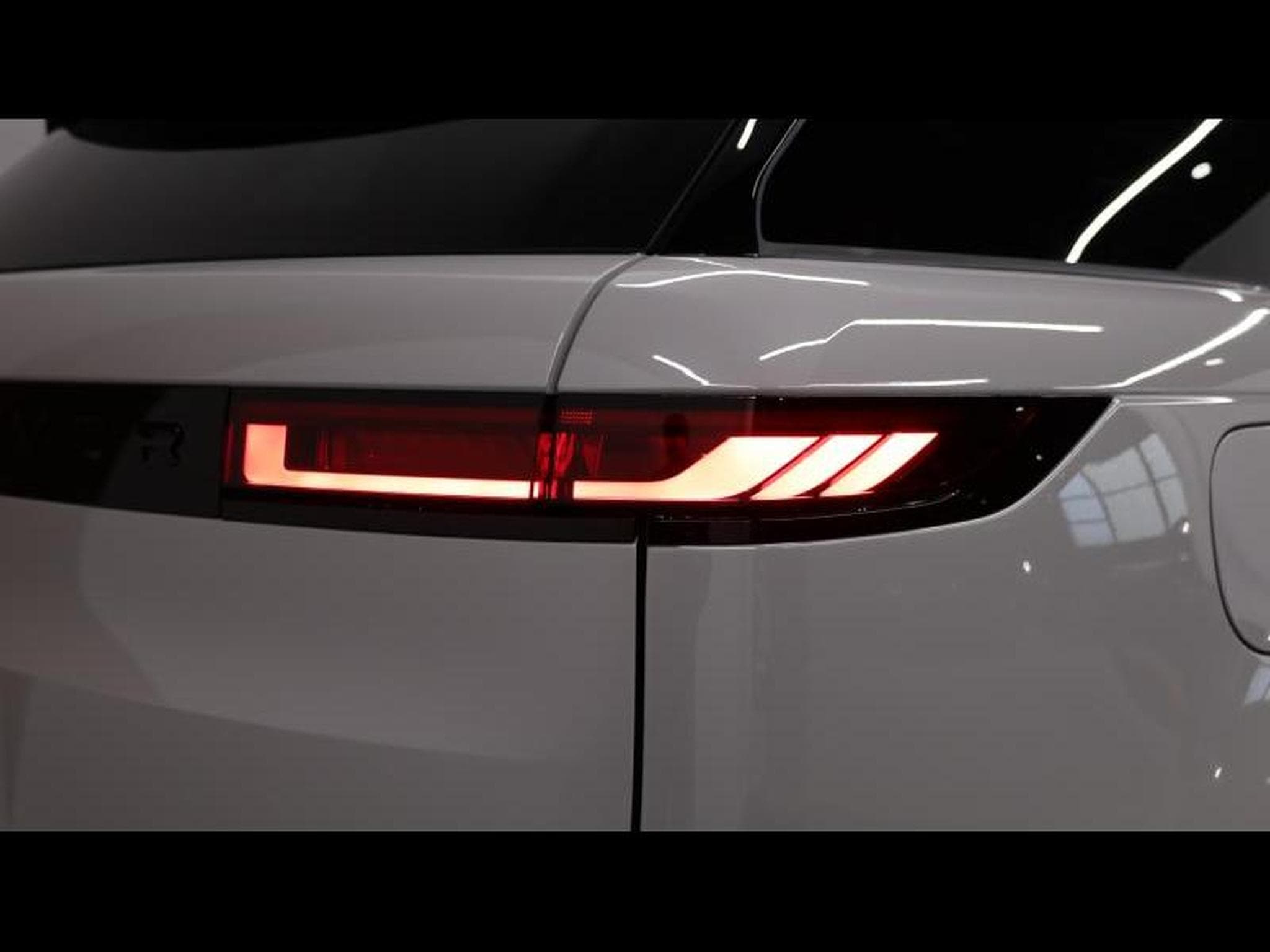 Land-Rover Range Rover Sport P530 Autobiography AWD Auto (2026) - Photo 9
