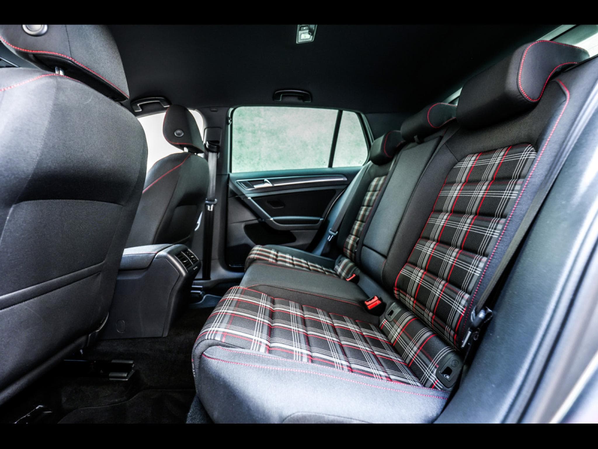 VW Golf 2.0 TSI GTI PERFORMANCE DSG7 – PACK BUSINESS PREMIUM - INDIU (2020) - Photo 12