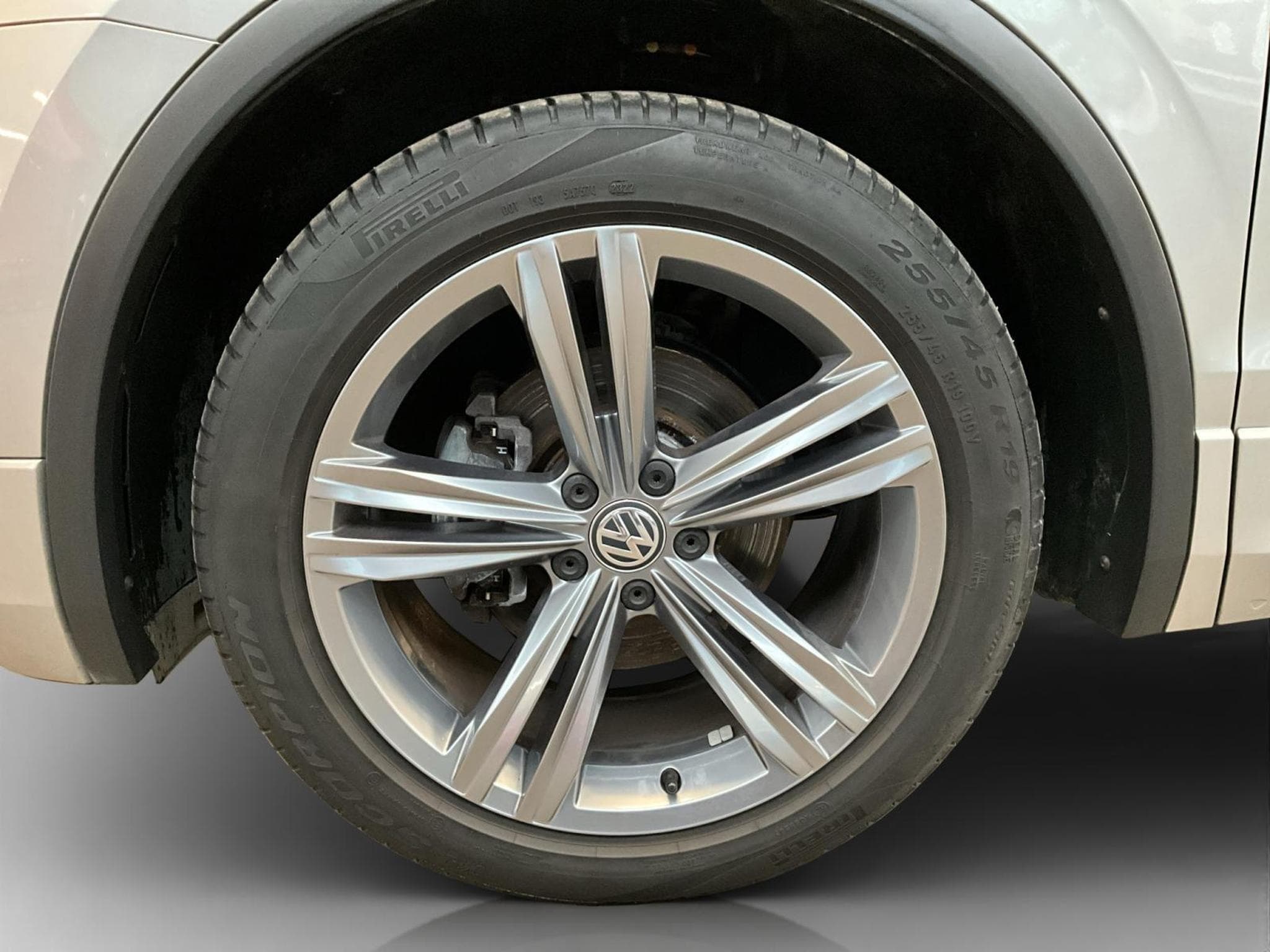 VW Tiguan Highline+R-Line+4M+DSG+AHK (2020) - Foto 8