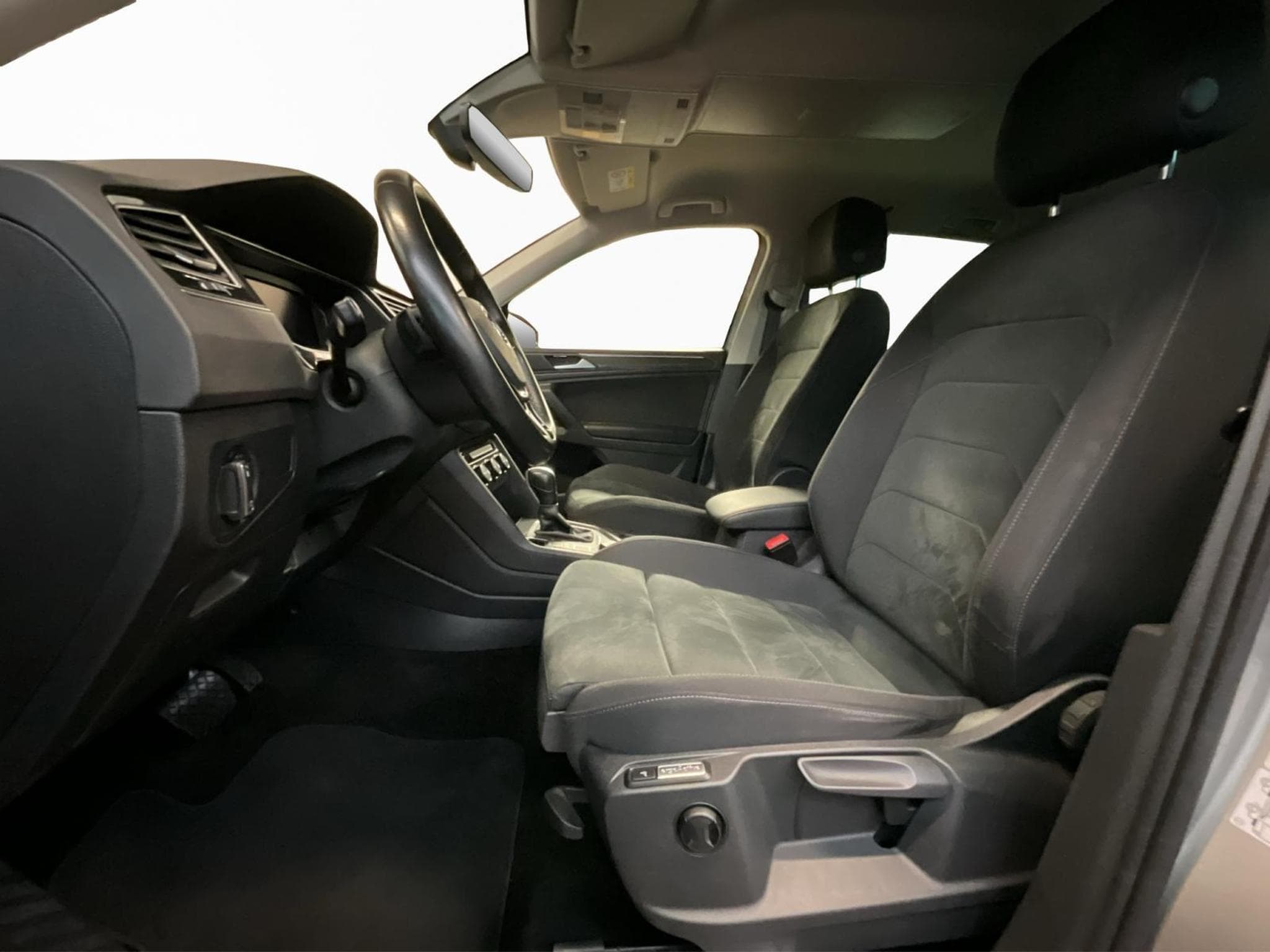 VW Tiguan Highline+R-Line+4M+DSG+AHK (2020) - Foto 9