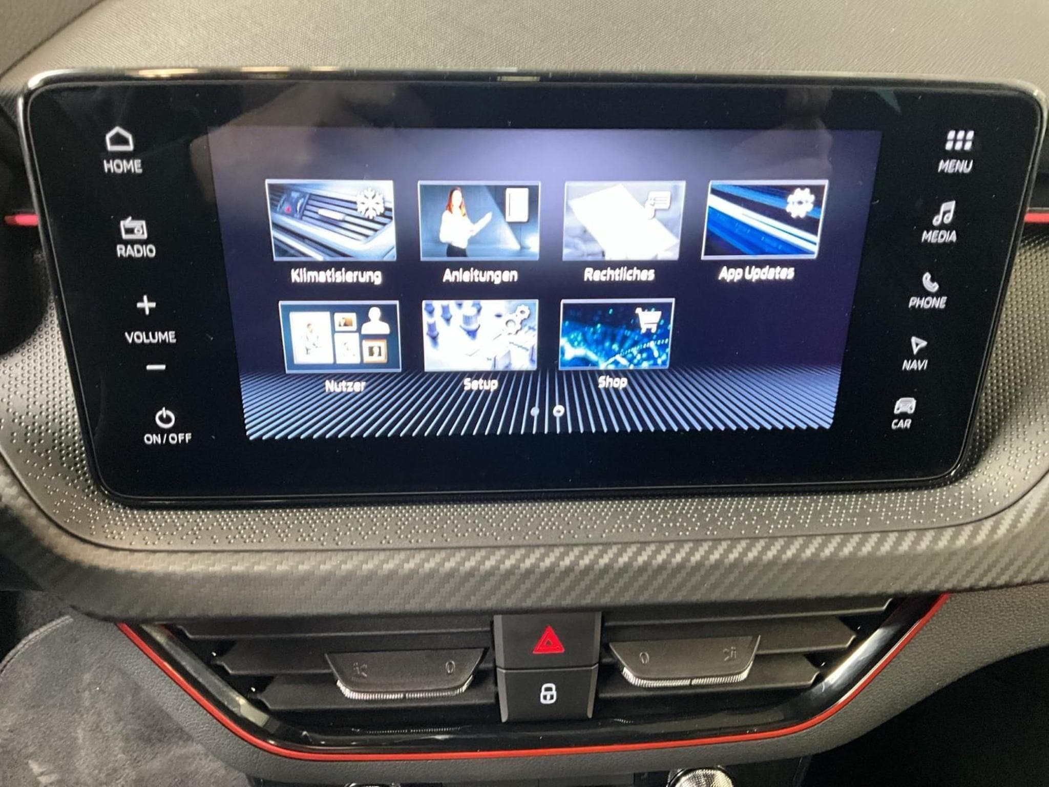 Skoda Kamiq Monte-Carlo+DSG+P.Ass.+P.Park&GO+ (2025) - Foto 17