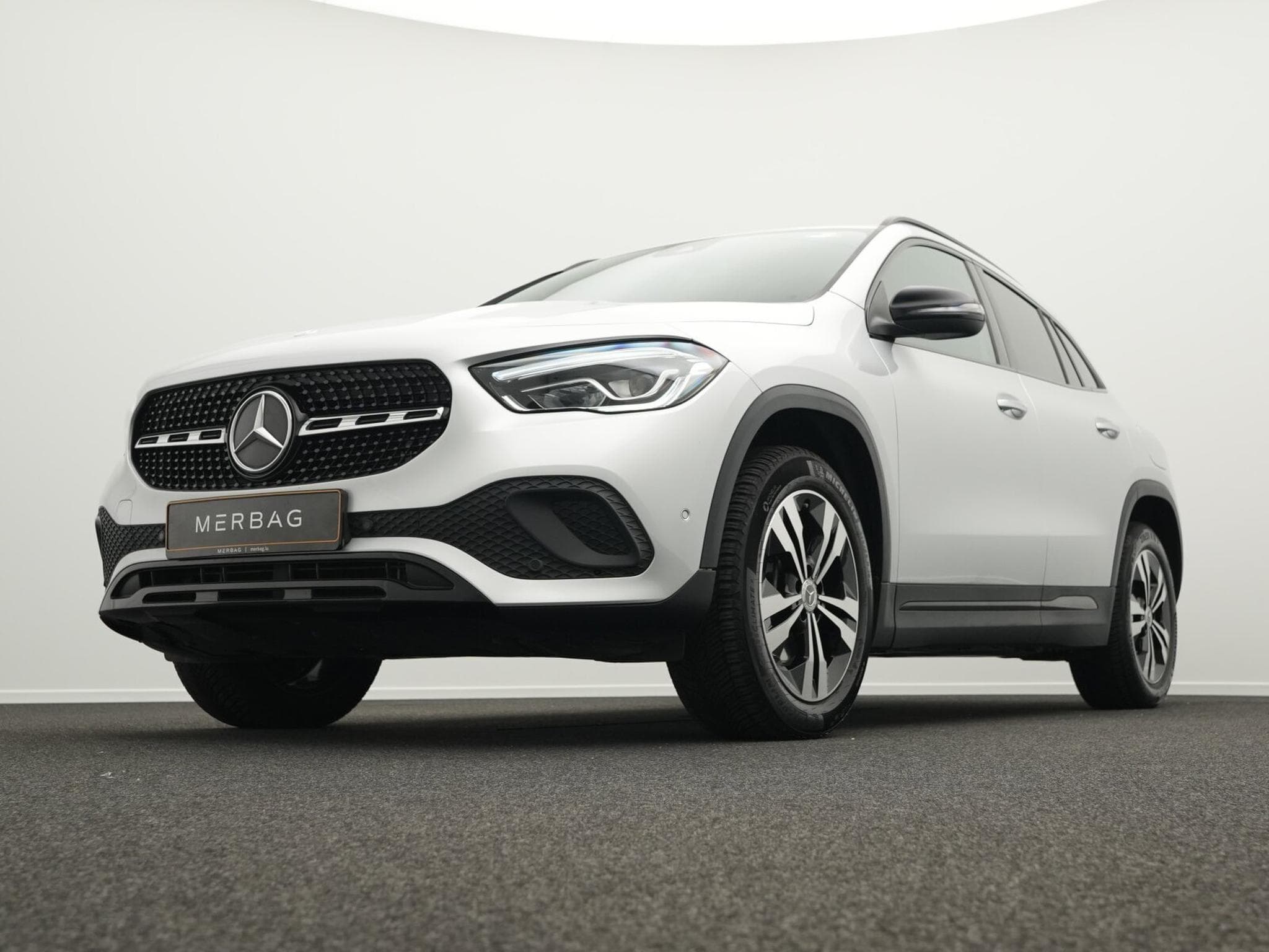 Mercedes GLA 250 e Progressive Kamera+LED+Night+18"+MBUX (2022) - Photo 8