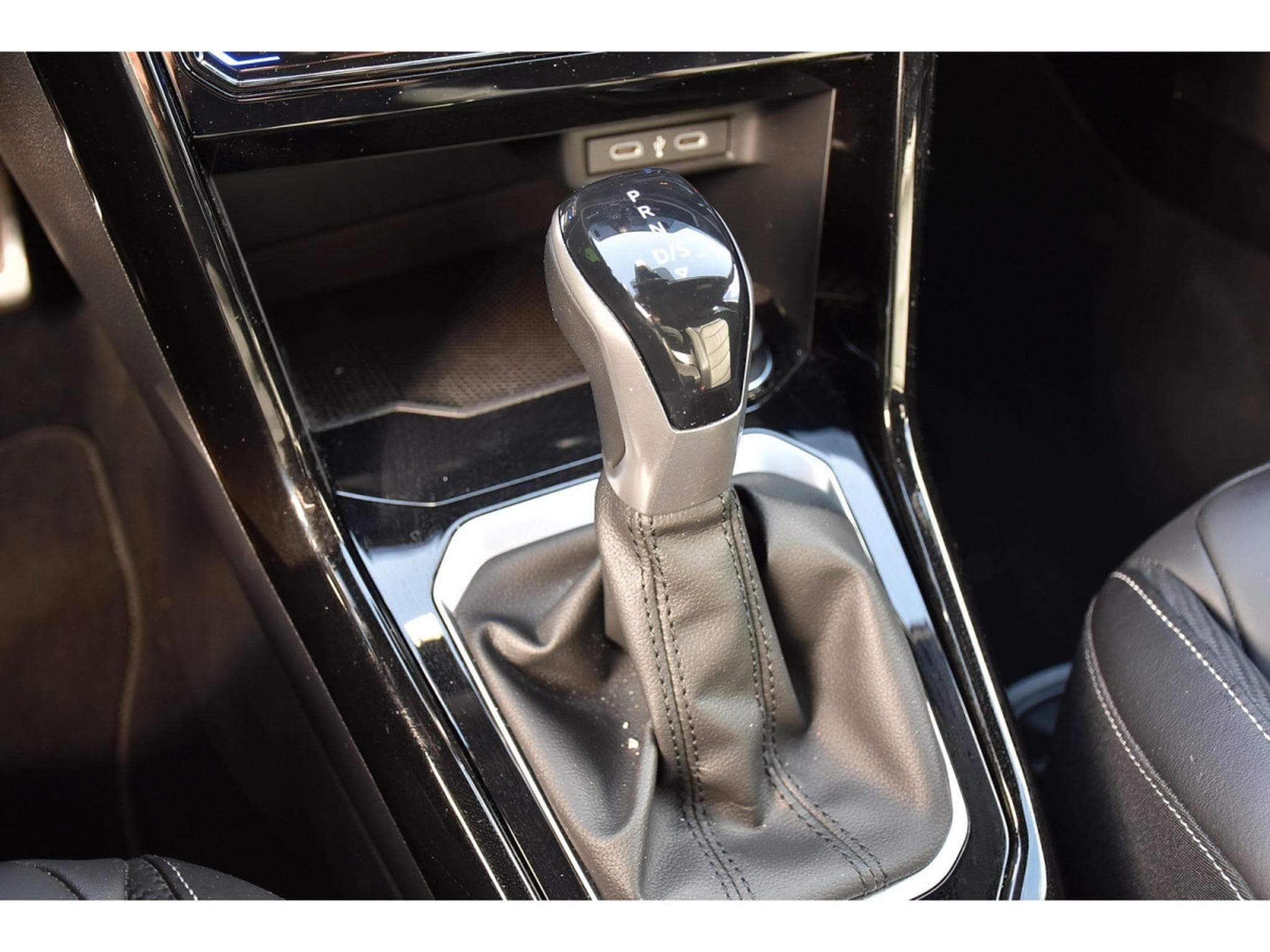 VW T-Roc 1.5 TSI R-Line DSG CUIR MEMO TRAVEL SIDE GPS PARK CAM 1°MAIN (2023) - Photo 17