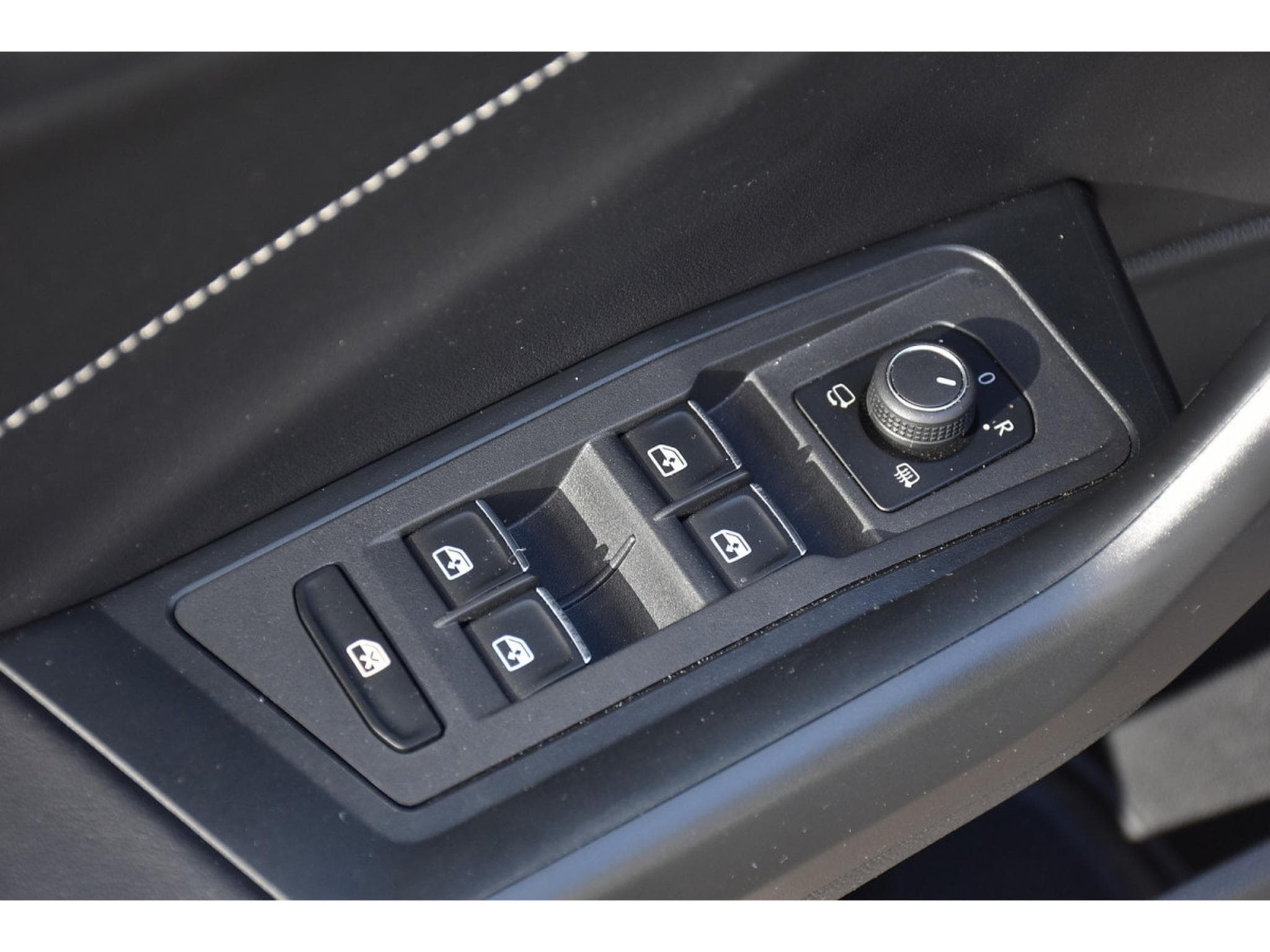 VW T-Roc 1.5 TSI R-Line DSG CUIR MEMO TRAVEL SIDE GPS PARK CAM 1°MAIN (2023) - Photo 19