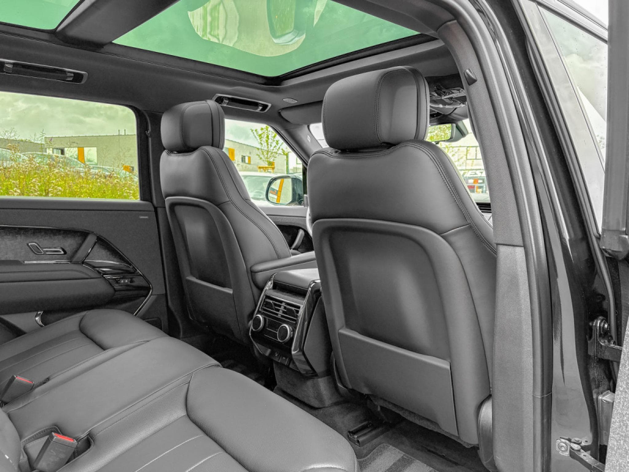 Land-Rover Range Rover Sport DYNAMIC HSE P440E/22/AHK/PANO/VOLL/BLACK PACK... (2026) - Foto 9