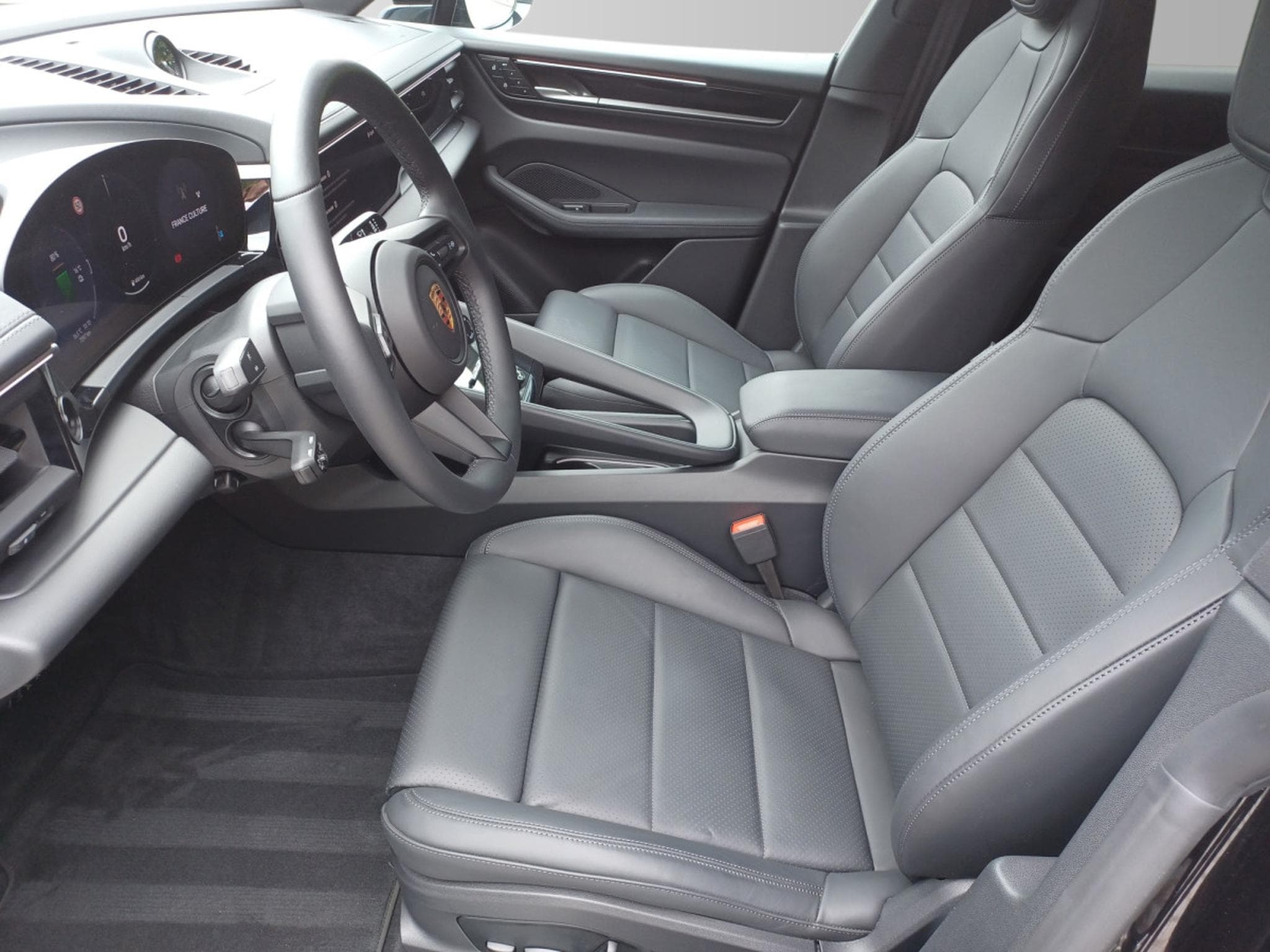 Porsche Macan BEV (2025) - Photo 8