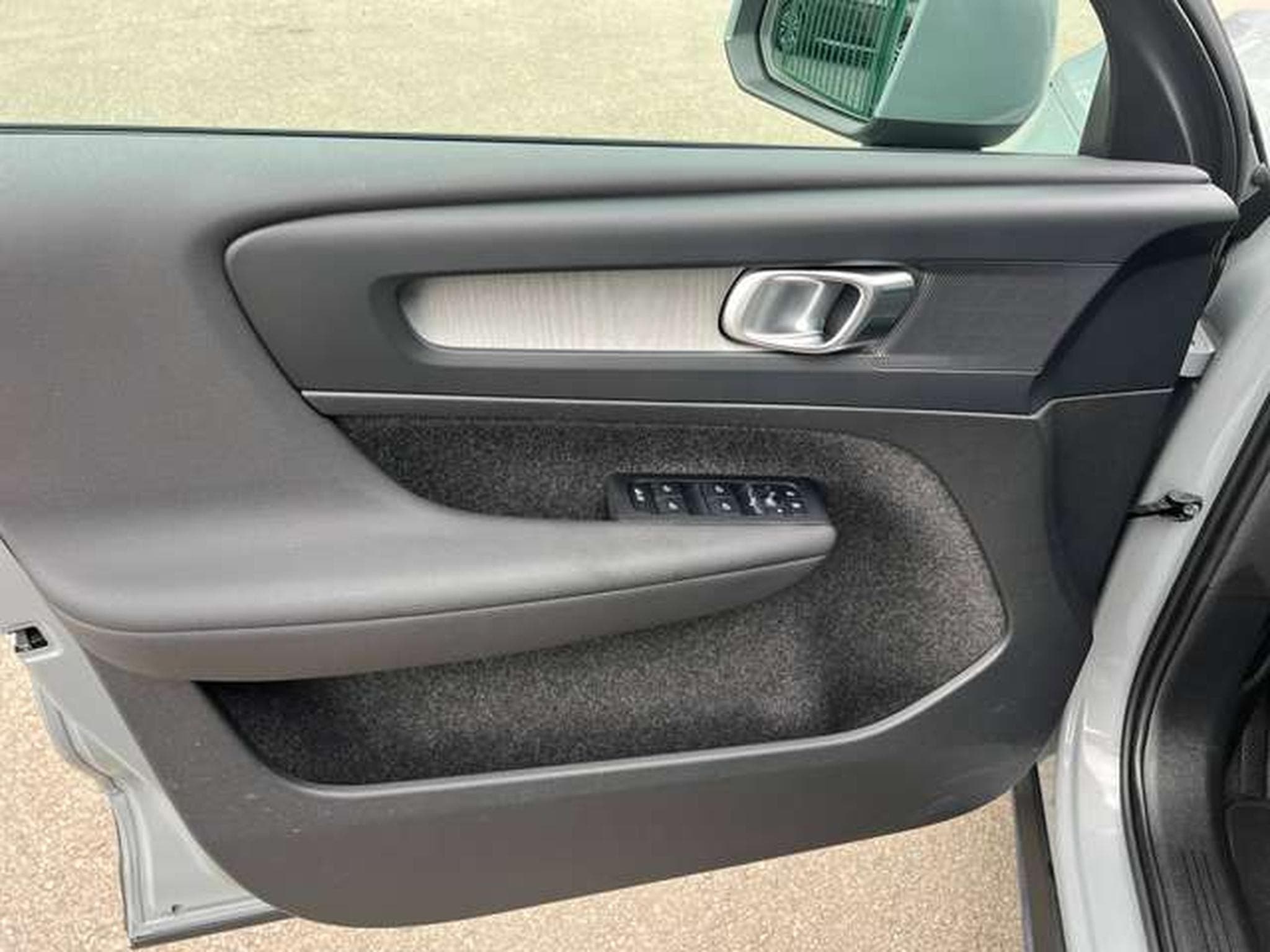 Volvo XC40 2.0 B3 163 CV (2024) - Photo 5