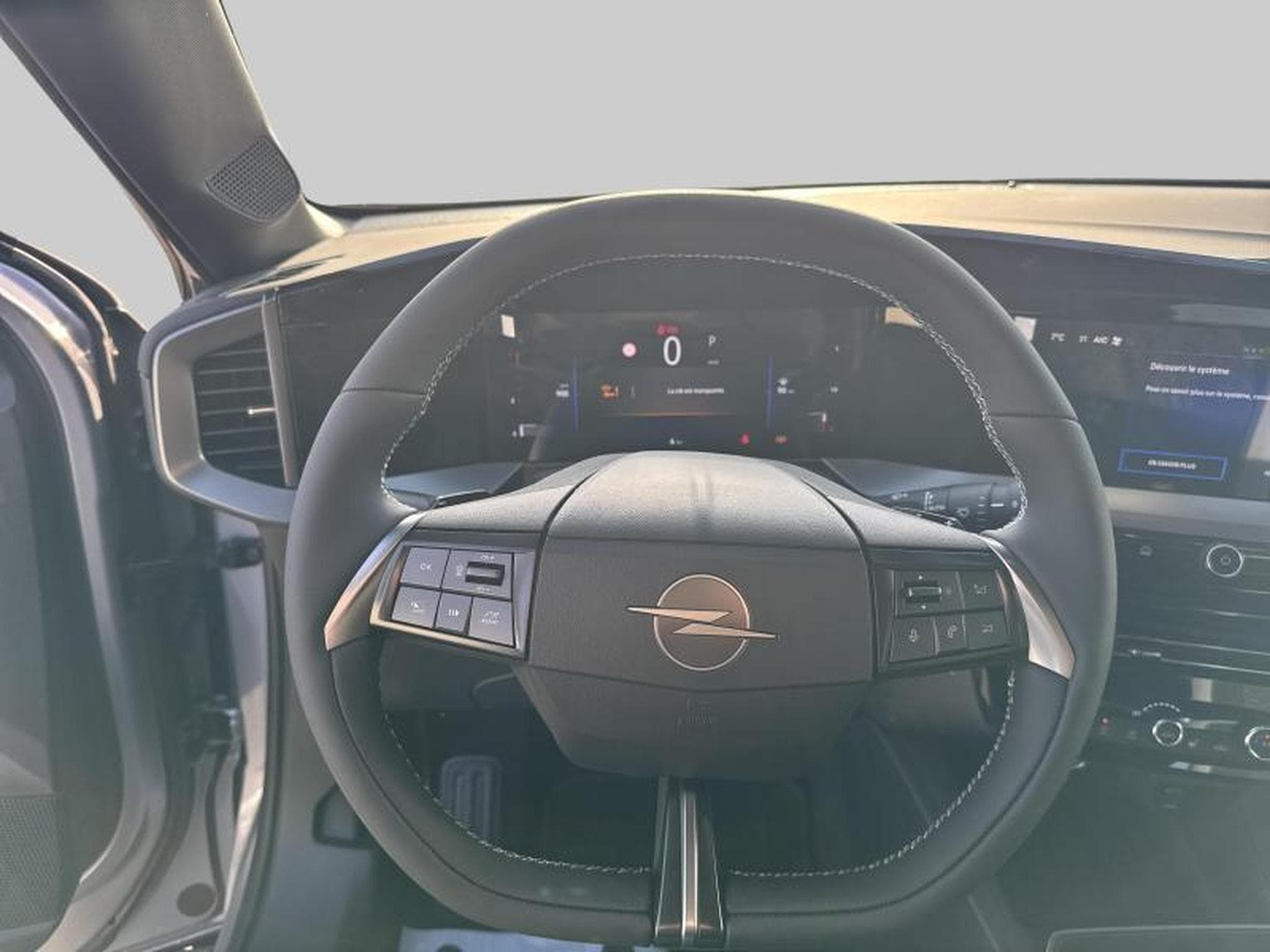 Opel Mokka Elegance (2025) - Photo 17