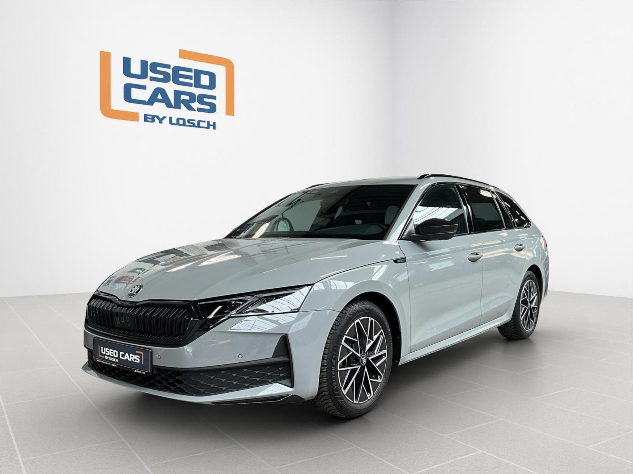 Skoda Octavia Combi+Sportline+DSG+P.Comfort+AHK+P.Light&View (2025) - Foto 1