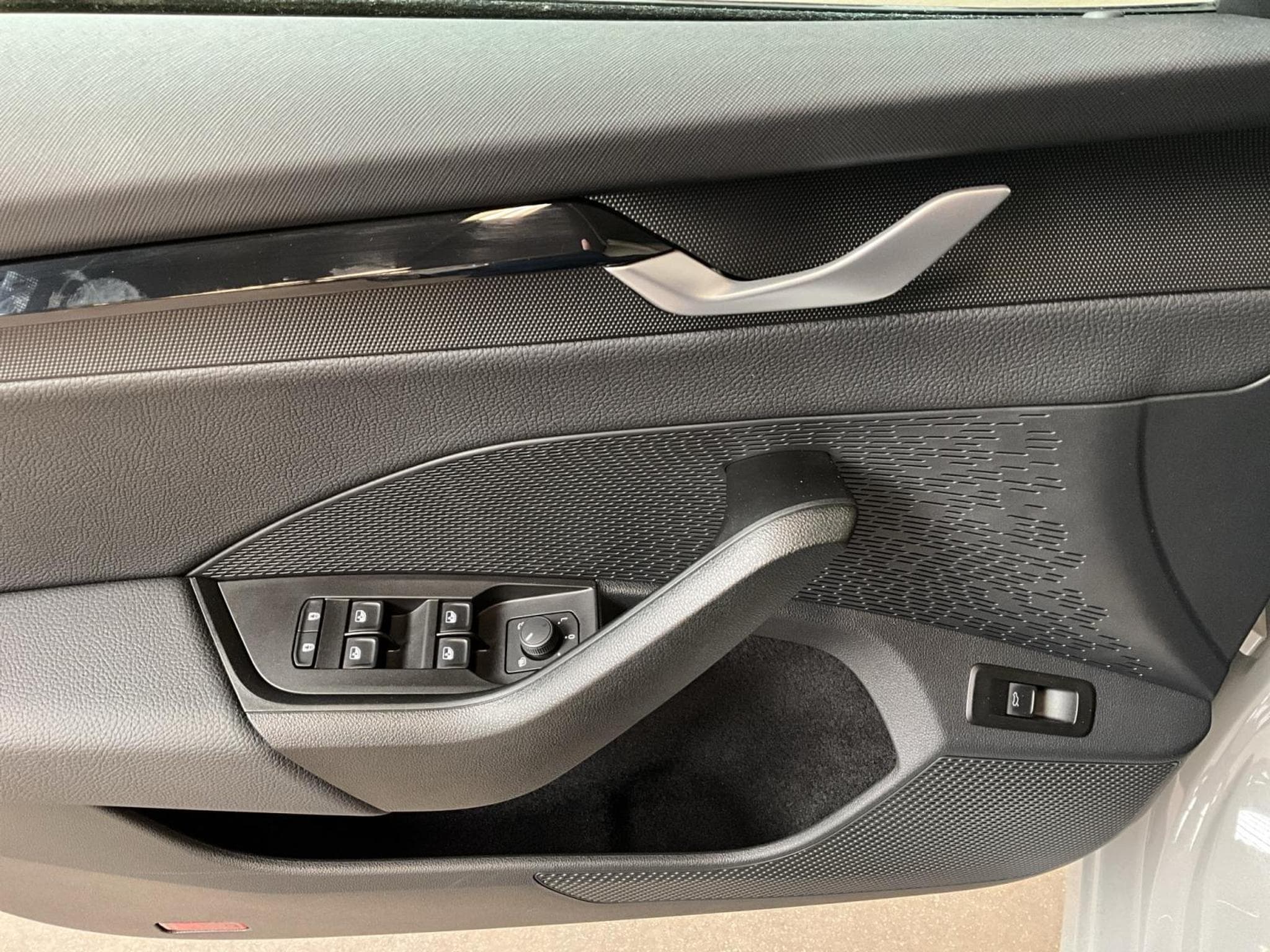 Skoda Octavia Combi+Sportline+DSG+P.Comfort+AHK+P.Light&View (2025) - Foto 10