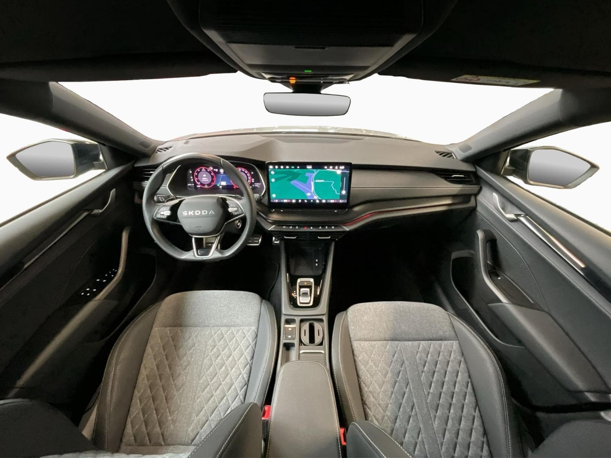 Skoda Octavia Combi+Sportline+DSG+P.Comfort+AHK+P.Light&View (2025) - Foto 2
