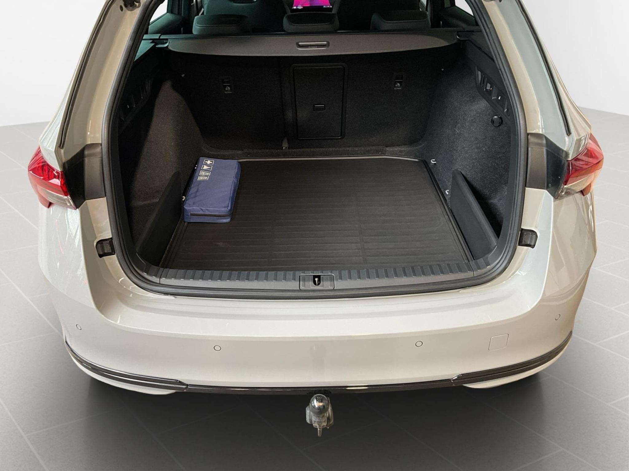 Skoda Octavia Combi+Sportline+DSG+P.Comfort+AHK+P.Light&View (2025) - Foto 22