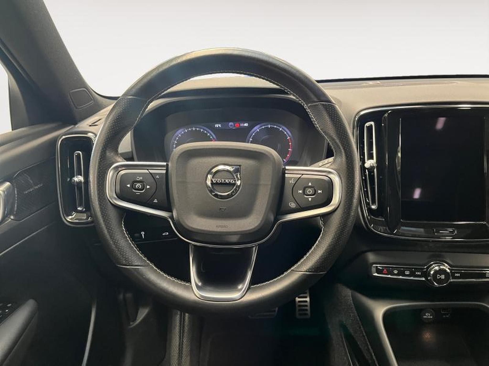 Volvo XC40 B4 R-Design / Essence (2021) - Foto 12