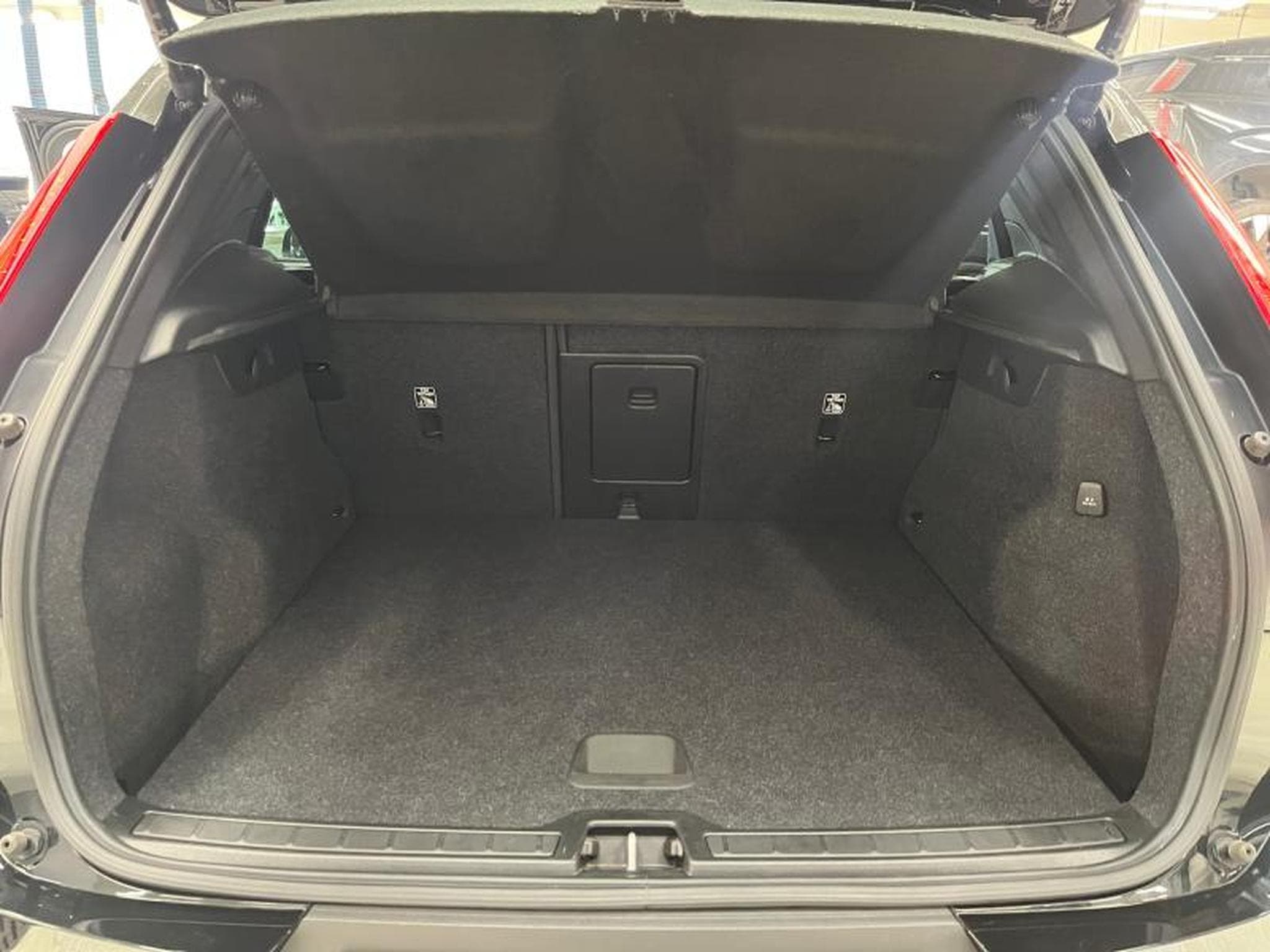 Volvo XC40 B4 R-Design / Essence (2021) - Foto 19