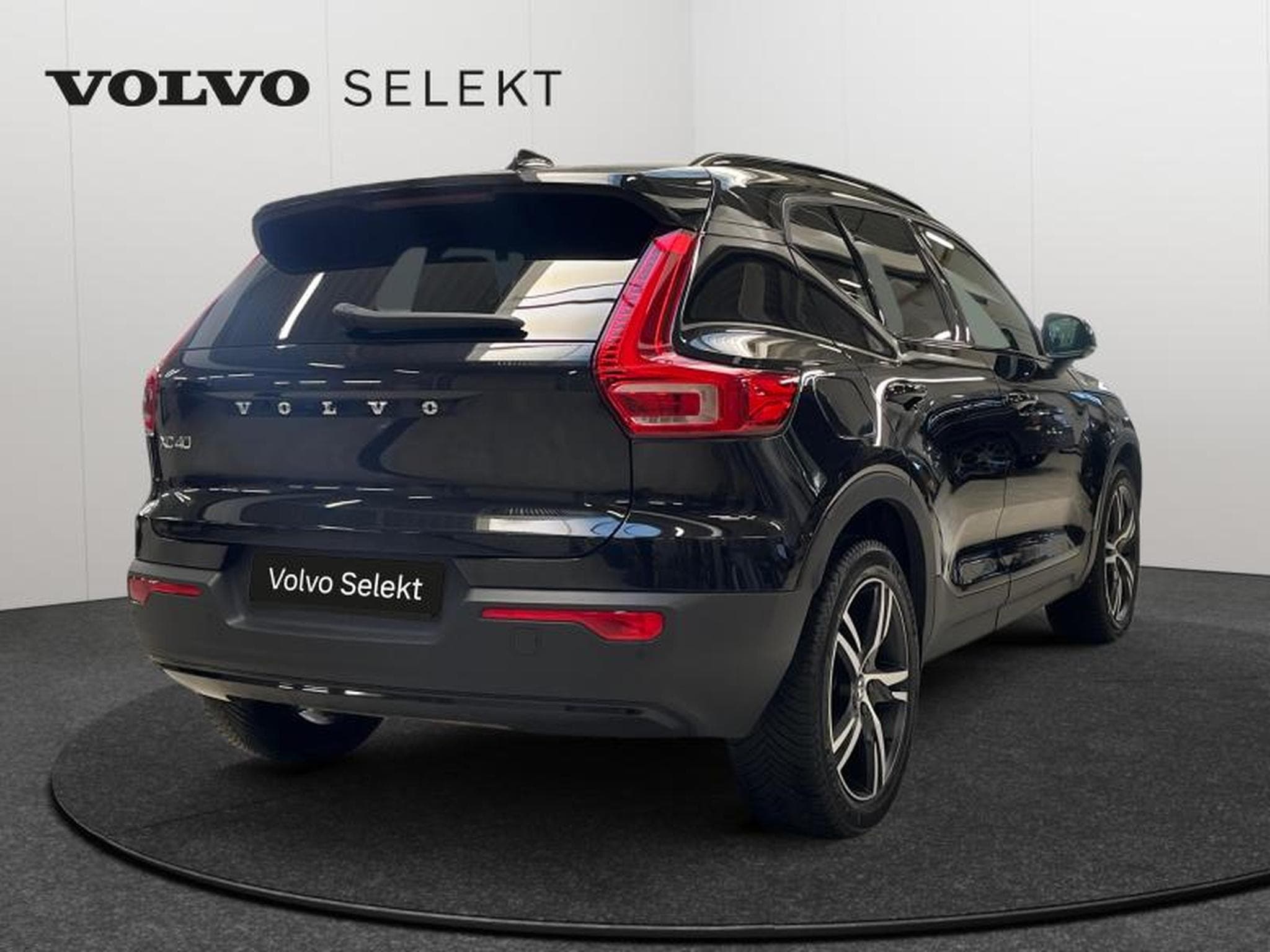 Volvo XC40 B4 R-Design / Essence (2021) - Foto 2