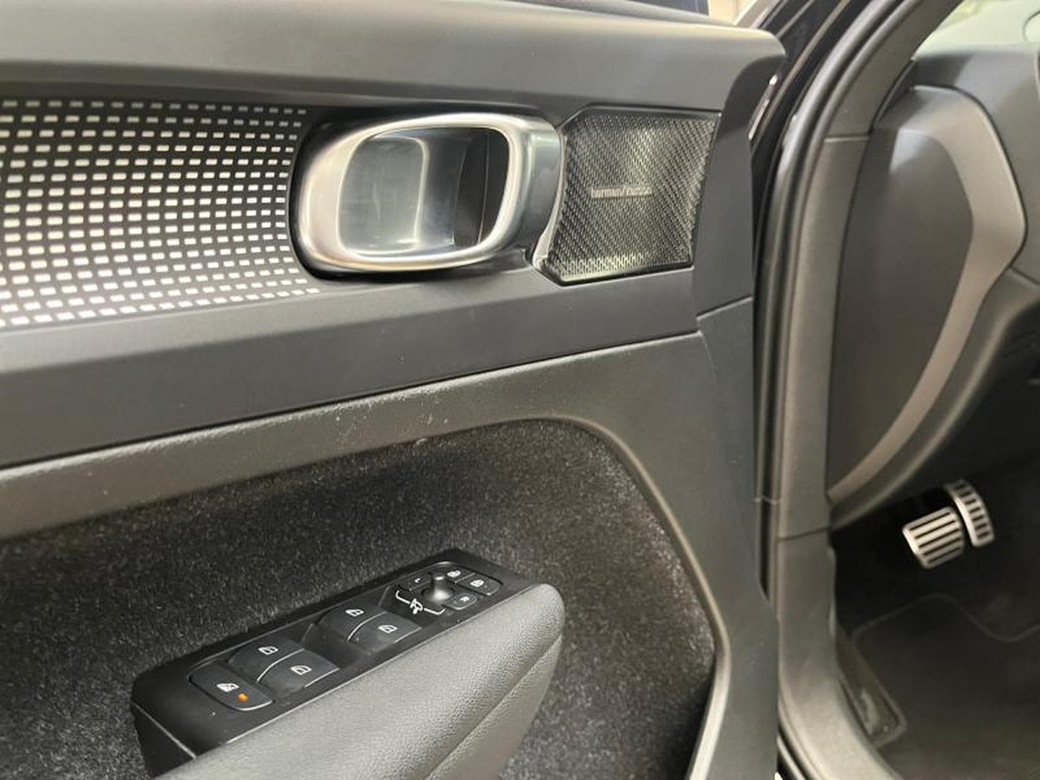 Volvo XC40 B4 R-Design / Essence (2021) - Foto 20