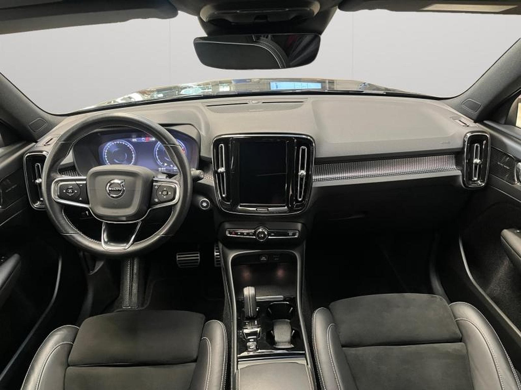 Volvo XC40 B4 R-Design / Essence (2021) - Foto 3