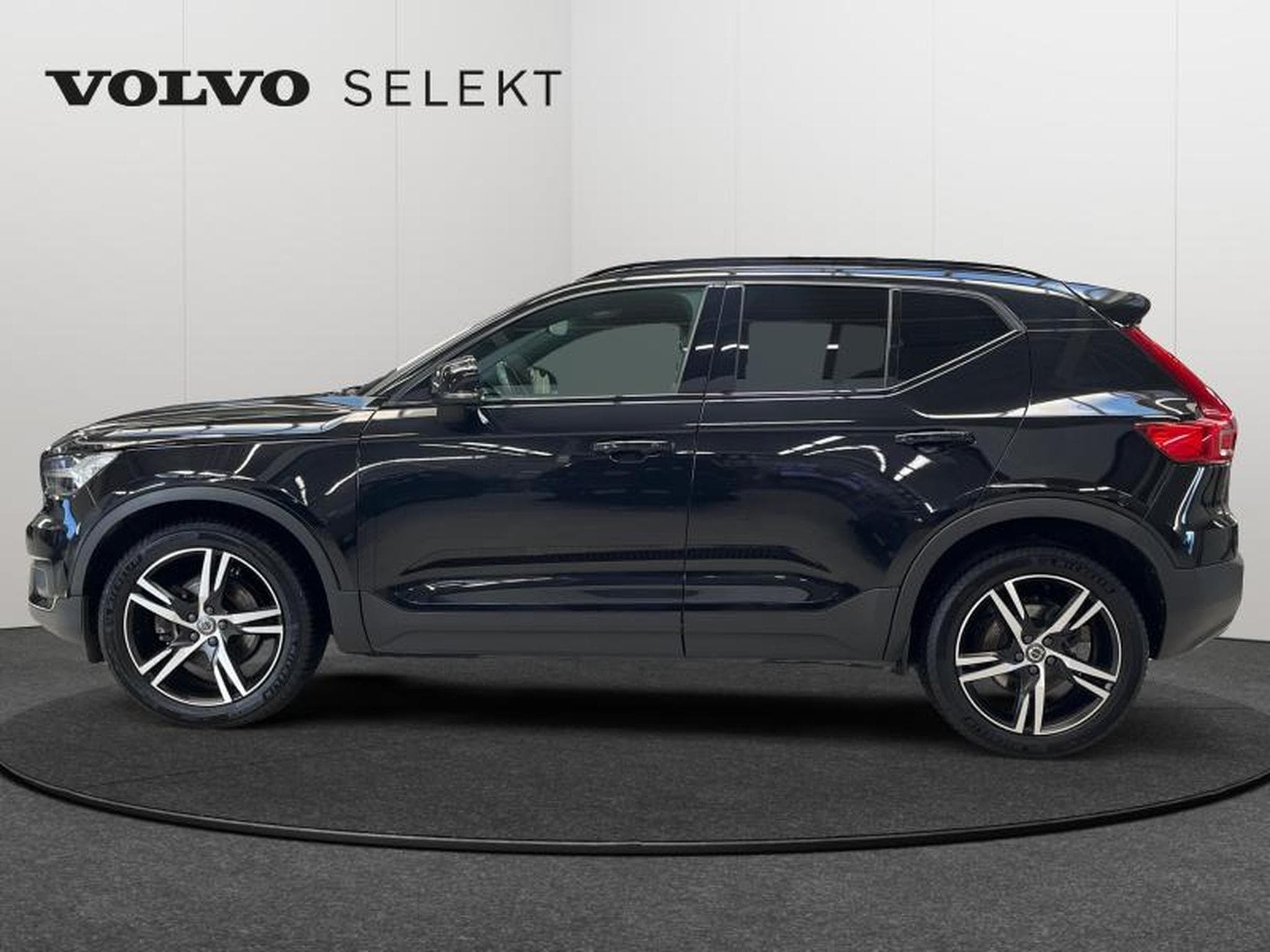 Volvo XC40 B4 R-Design / Essence (2021) - Foto 4