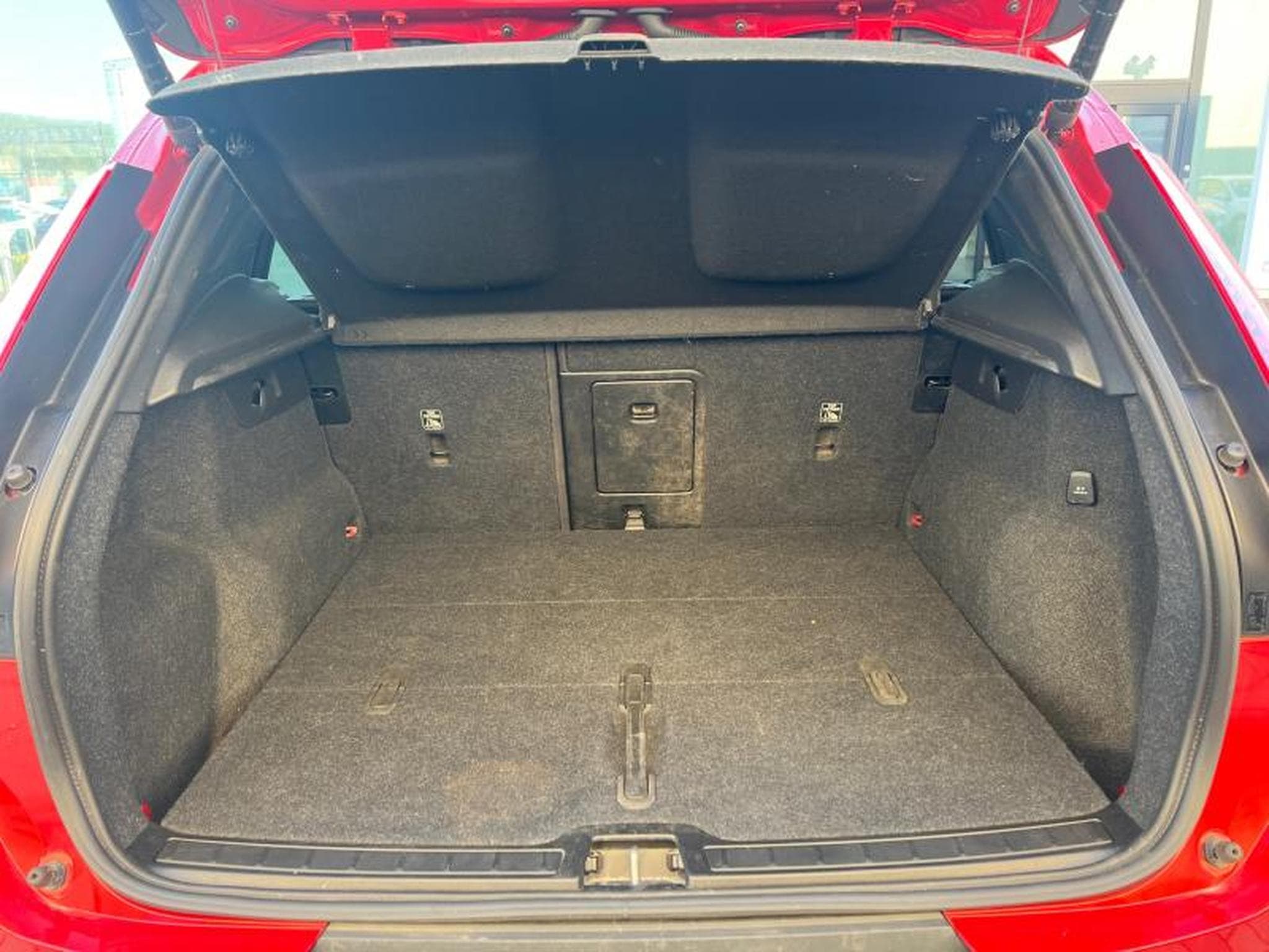 Volvo XC40 B4 Ultimate /Essence (2024) - Photo 19