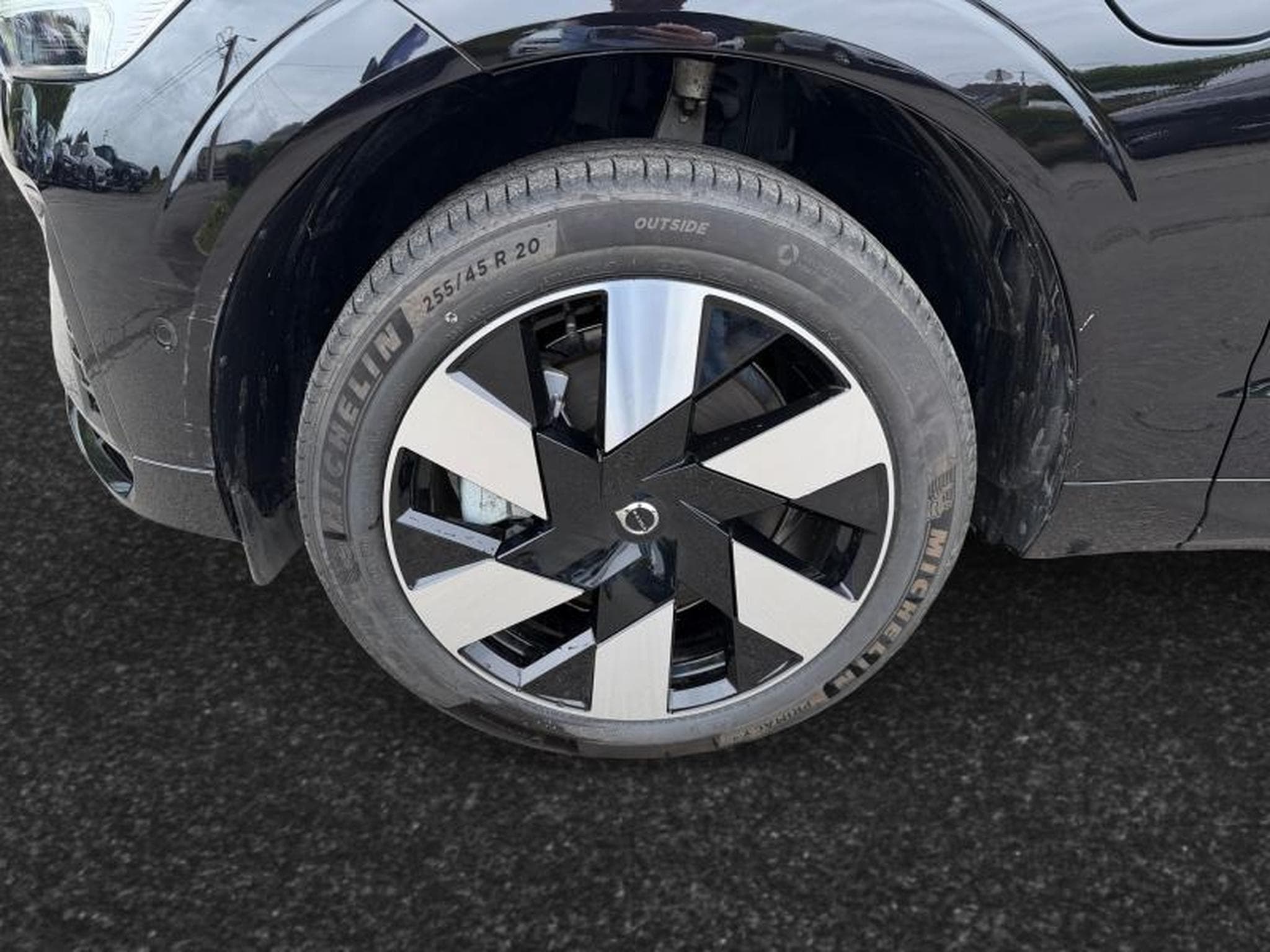 Volvo XC60 T6 Plus Dark / Hybride KIT HIVER INCLUS (2025) - Photo 14