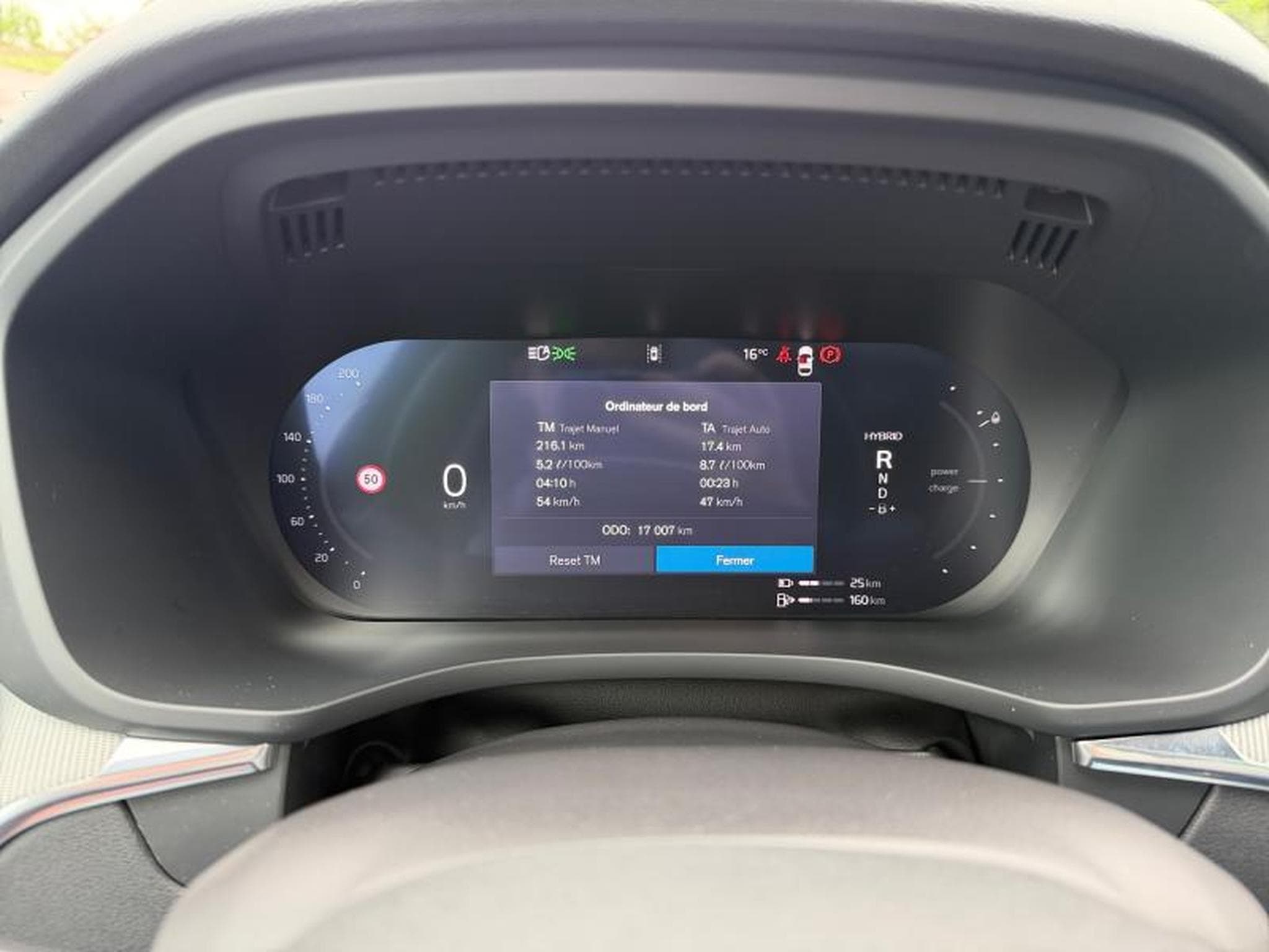 Volvo XC60 T6 Plus Dark / Hybride KIT HIVER INCLUS (2025) - Photo 18