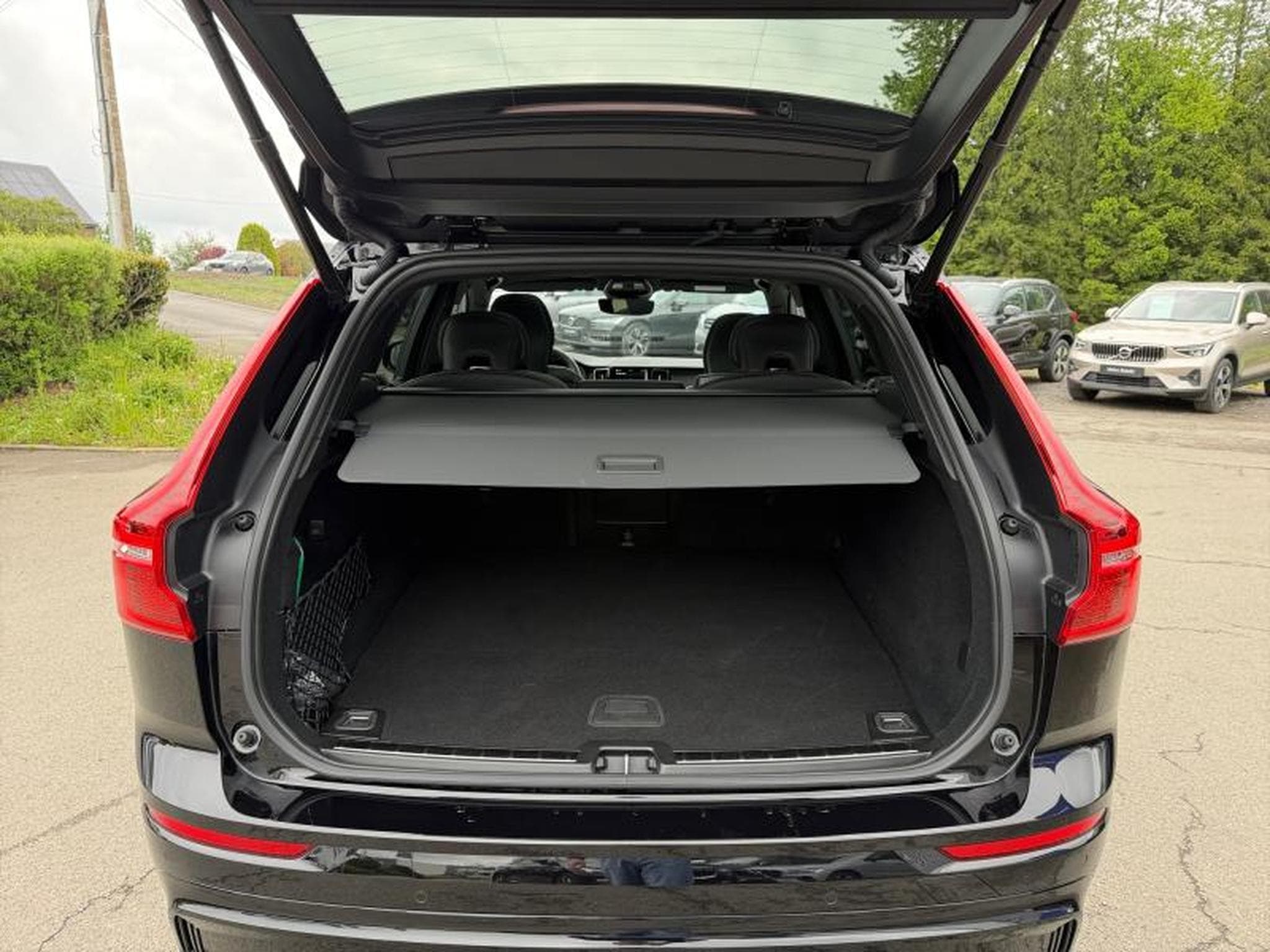 Volvo XC60 T6 Plus Dark / Hybride KIT HIVER INCLUS (2025) - Photo 19