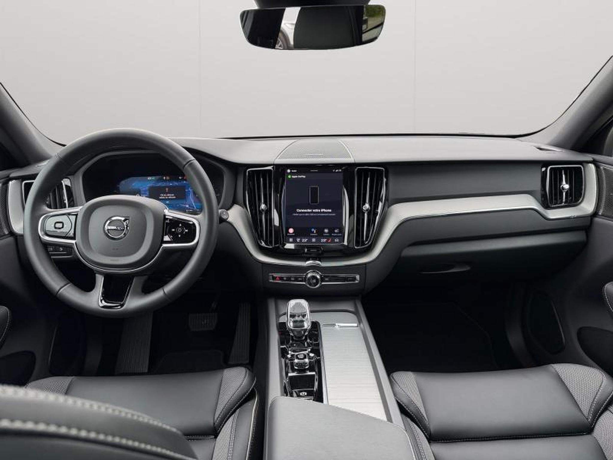 Volvo XC60 T6 Plus Dark / Hybride KIT HIVER INCLUS (2025) - Photo 3