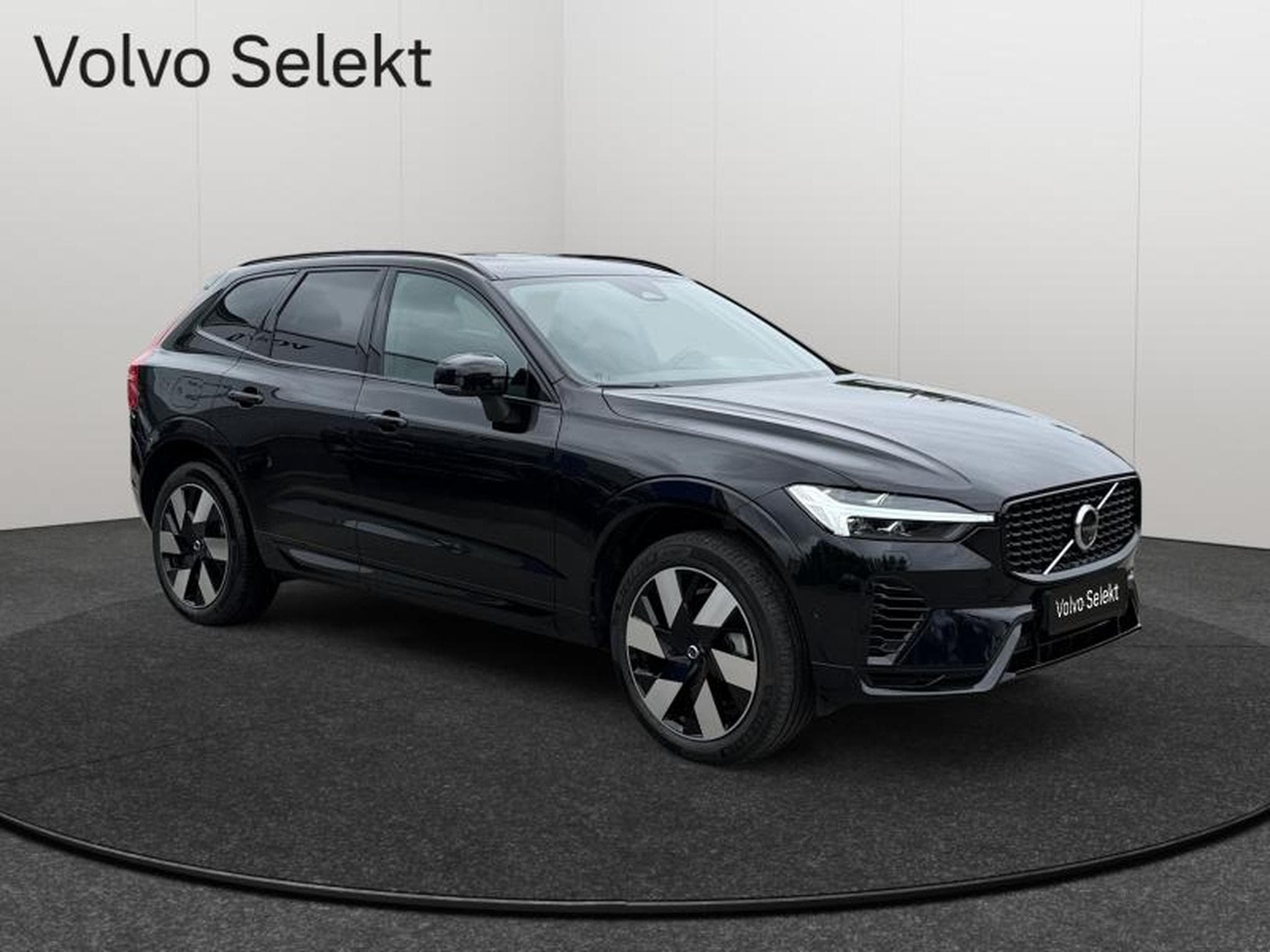 Volvo XC60 T6 Plus Dark / Hybride KIT HIVER INCLUS (2025) - Photo 8