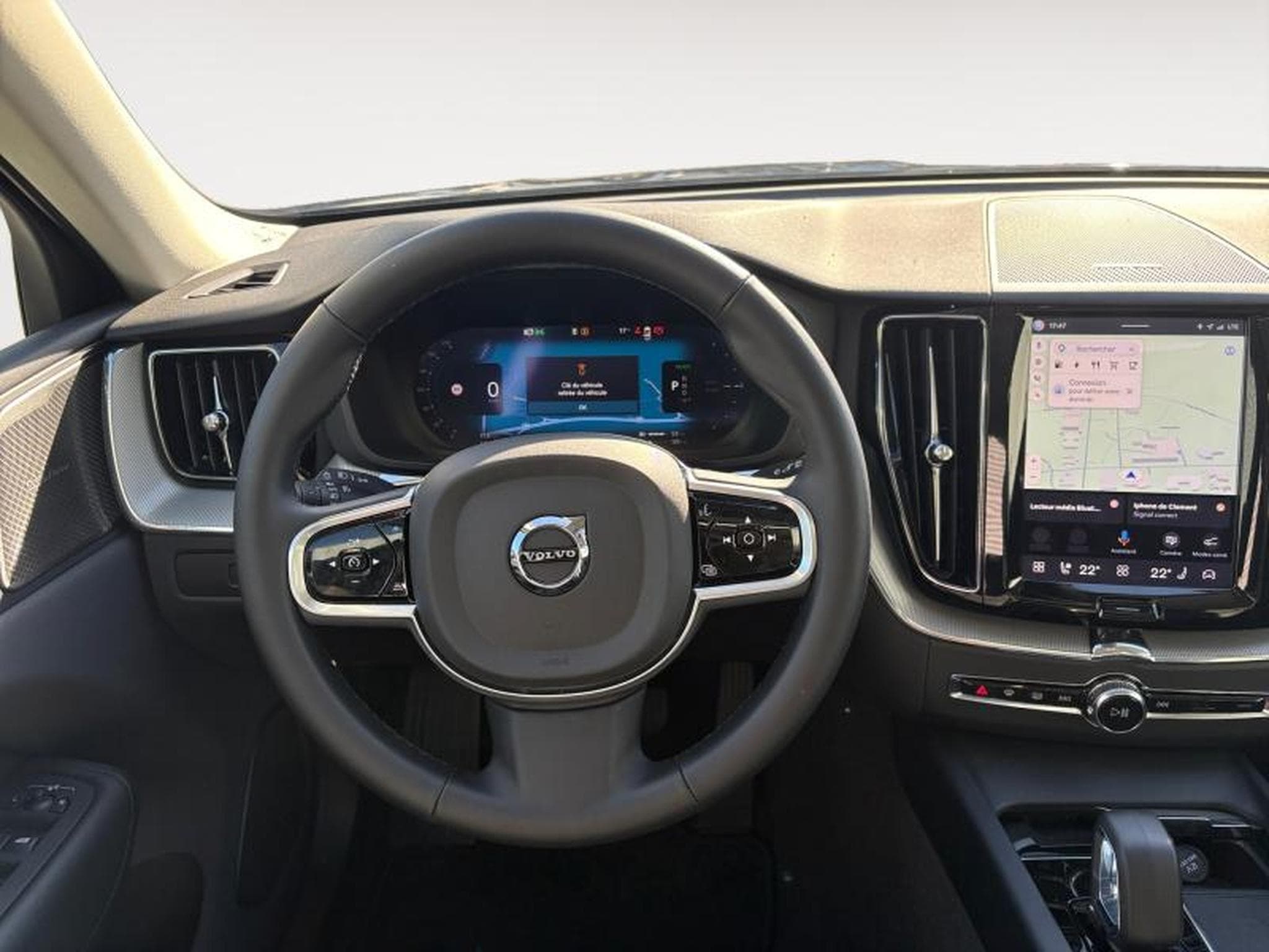 Volvo XC60 T8 Plus Dark / Hybride KIT HIVER INCLUS (2025) - Photo 12