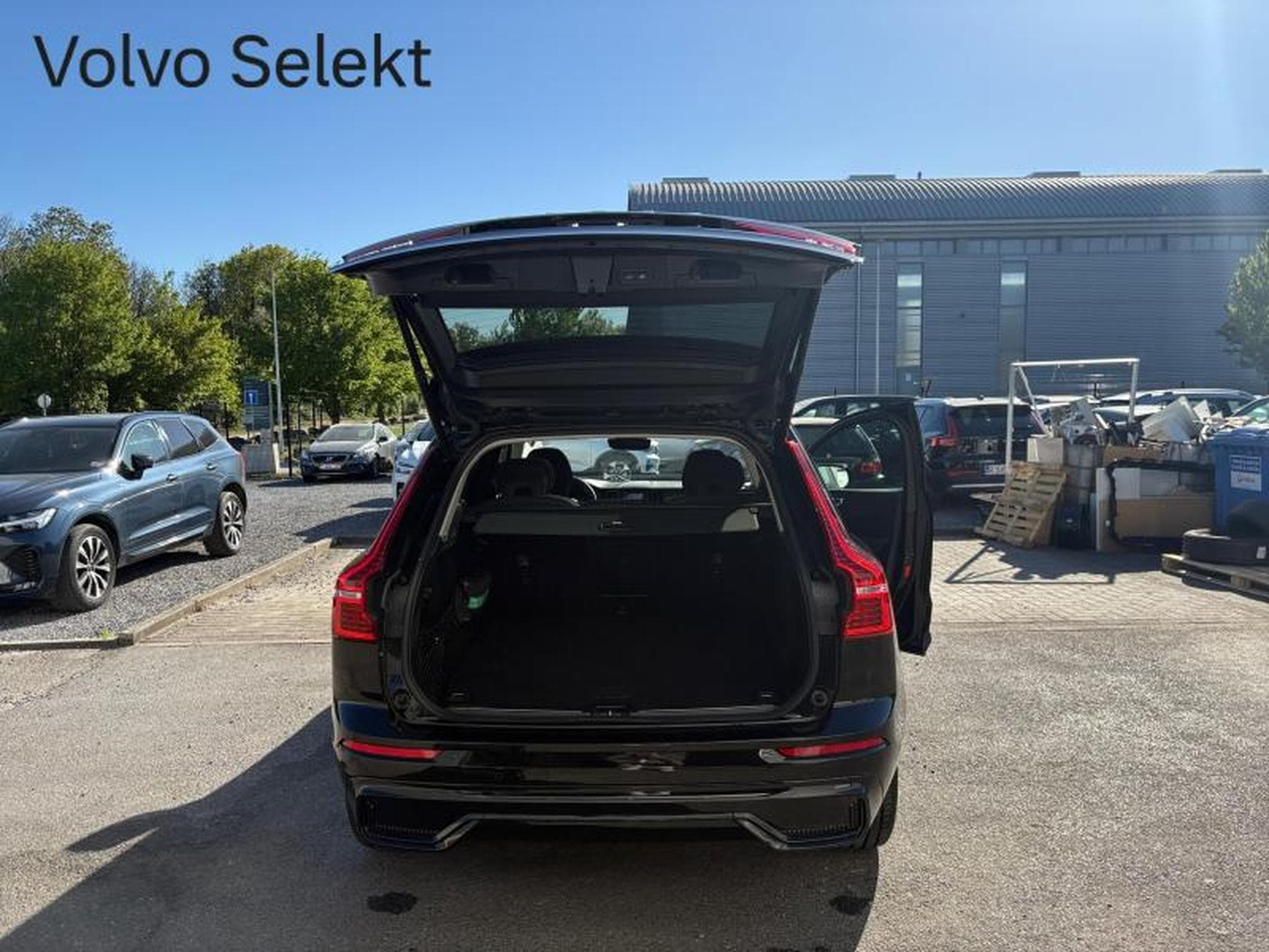 Volvo XC60 T8 Plus Dark / Hybride KIT HIVER INCLUS (2025) - Photo 19