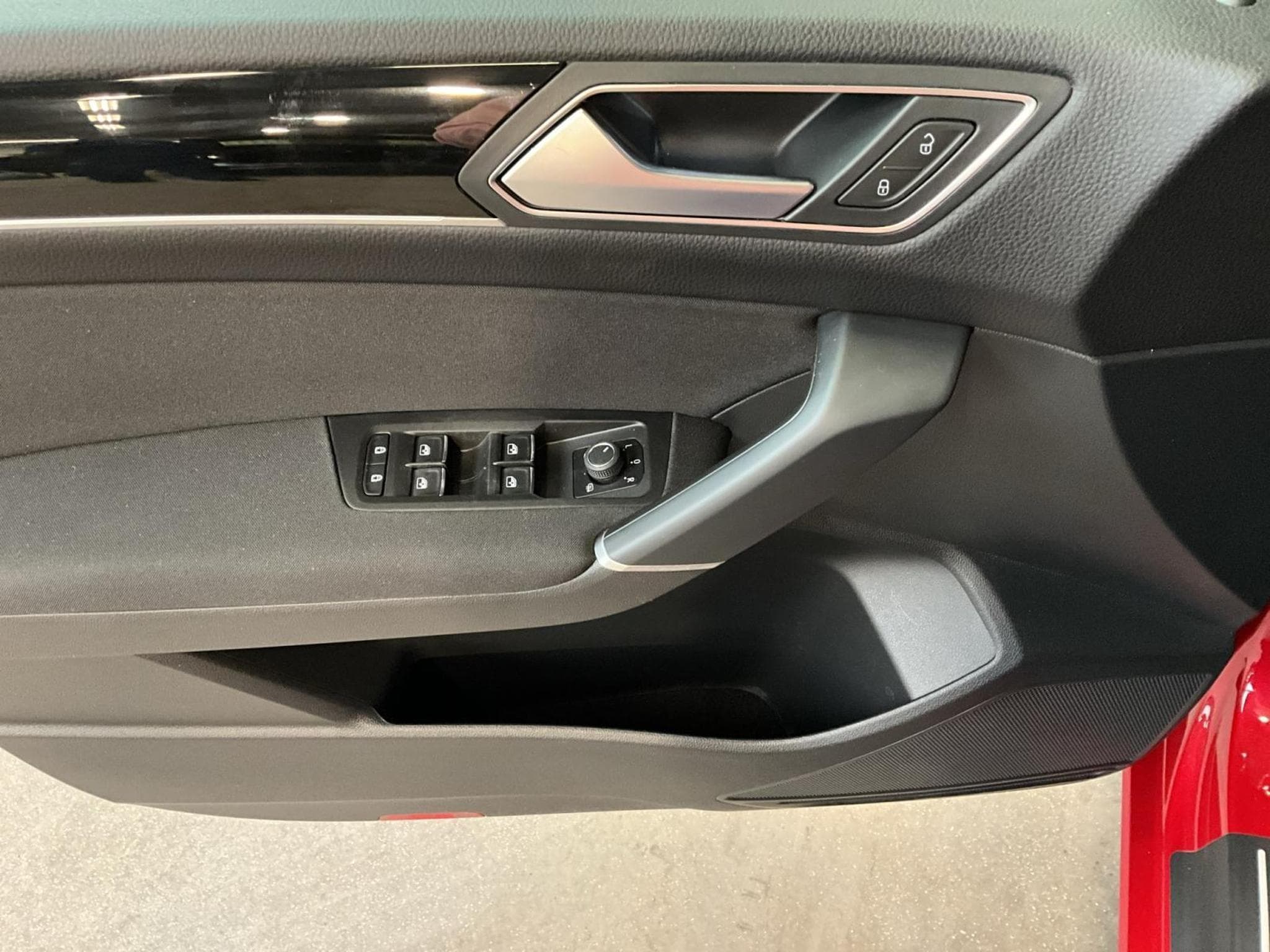 VW Touran Highline+LED+RearView+Stand-H.+AHK (2022) - Foto 10