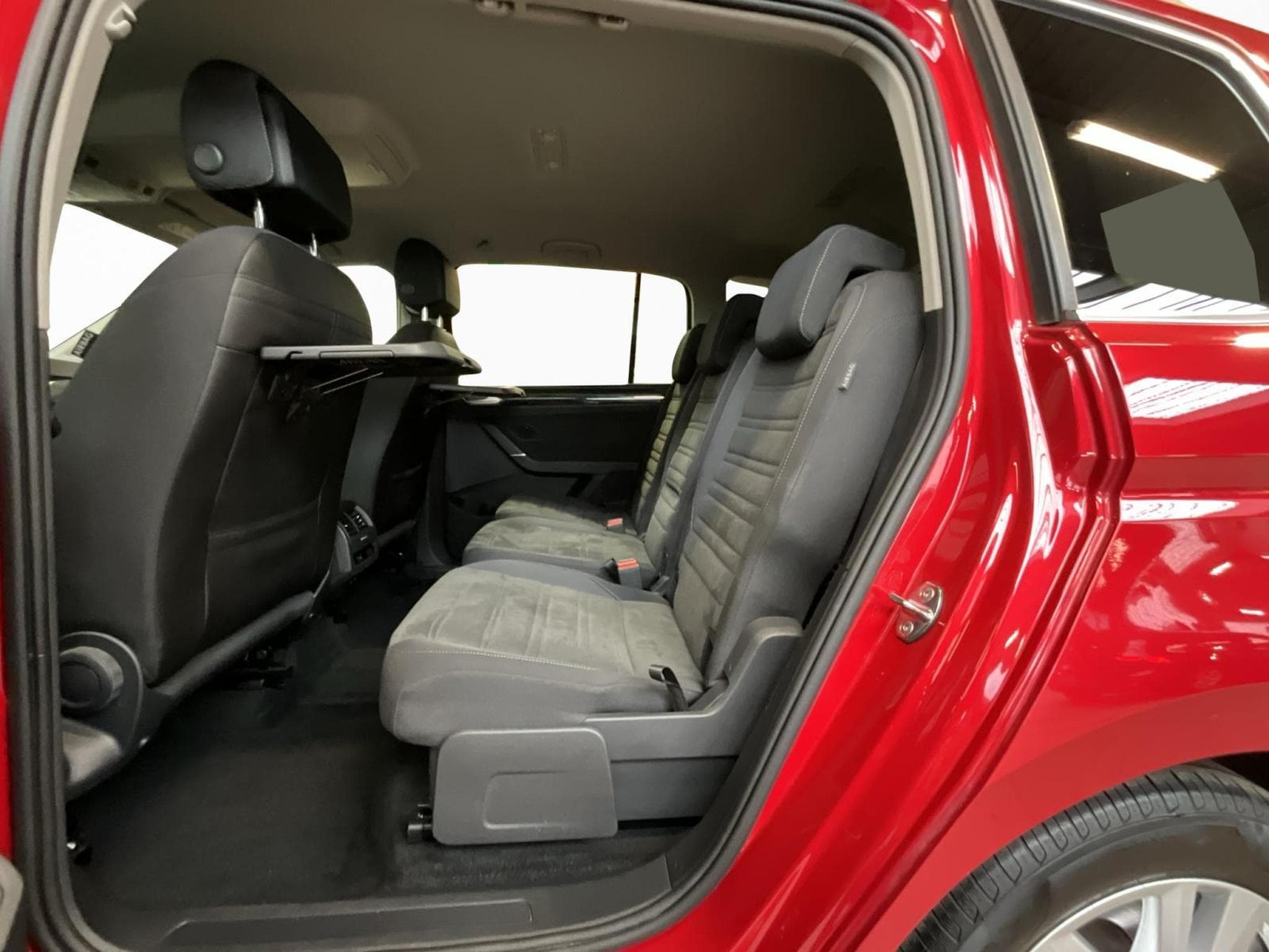VW Touran Highline+LED+RearView+Stand-H.+AHK (2022) - Foto 17