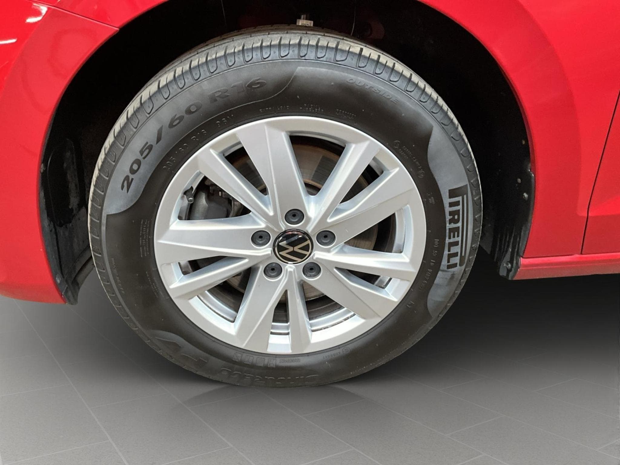 VW Touran Highline+LED+RearView+Stand-H.+AHK (2022) - Foto 8