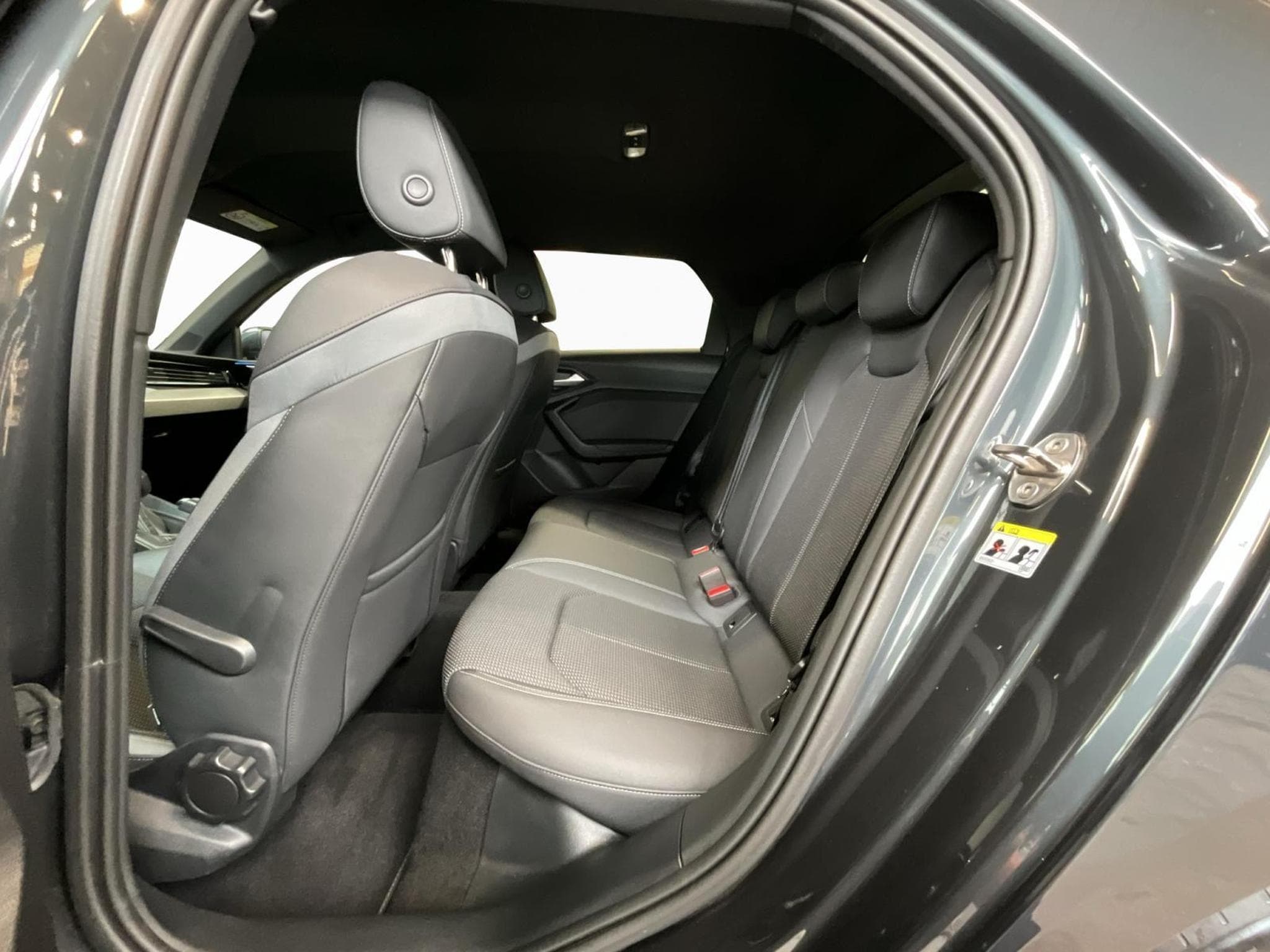 Audi A1 SB+Advanced+30TFSI+S-Tronic+RearView (2023) - Foto 17