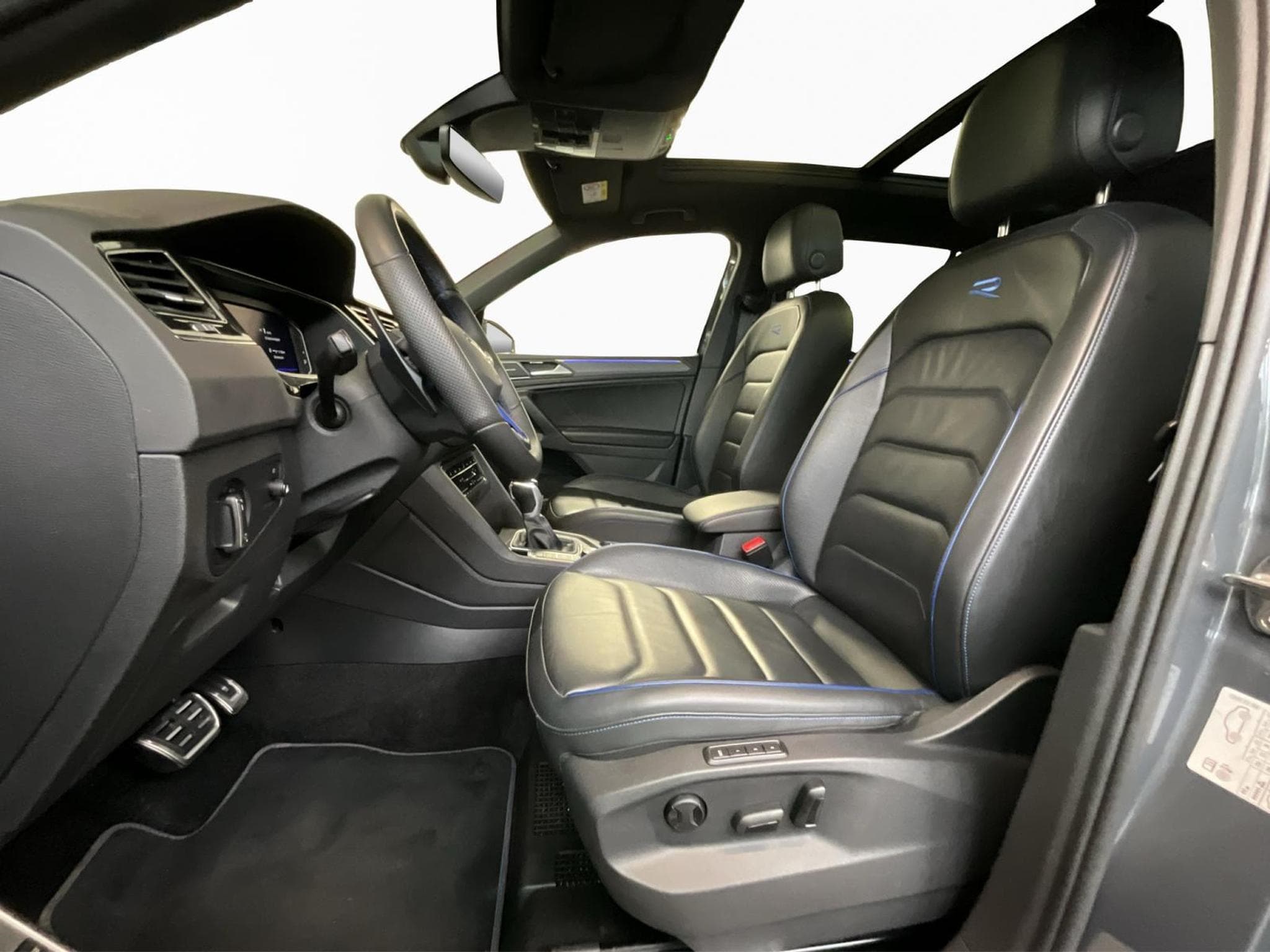 VW Tiguan R+DSG+4Motion+Led+Pano+AHK+Akrapovic (2022) - Foto 11