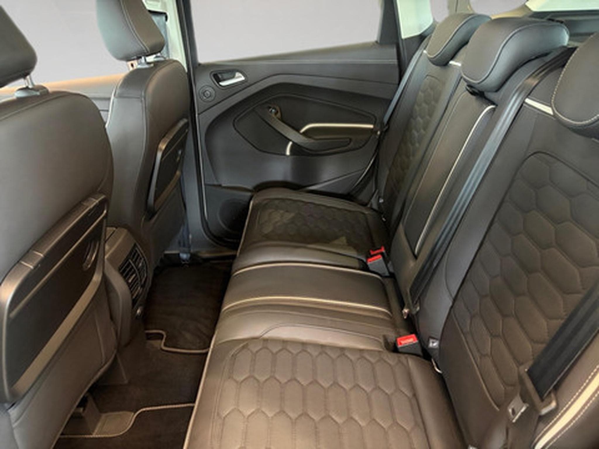 Ford Kuga 1.5i EcoB. 4x4 134kW Aut. Vignale (2018) - Photo 11