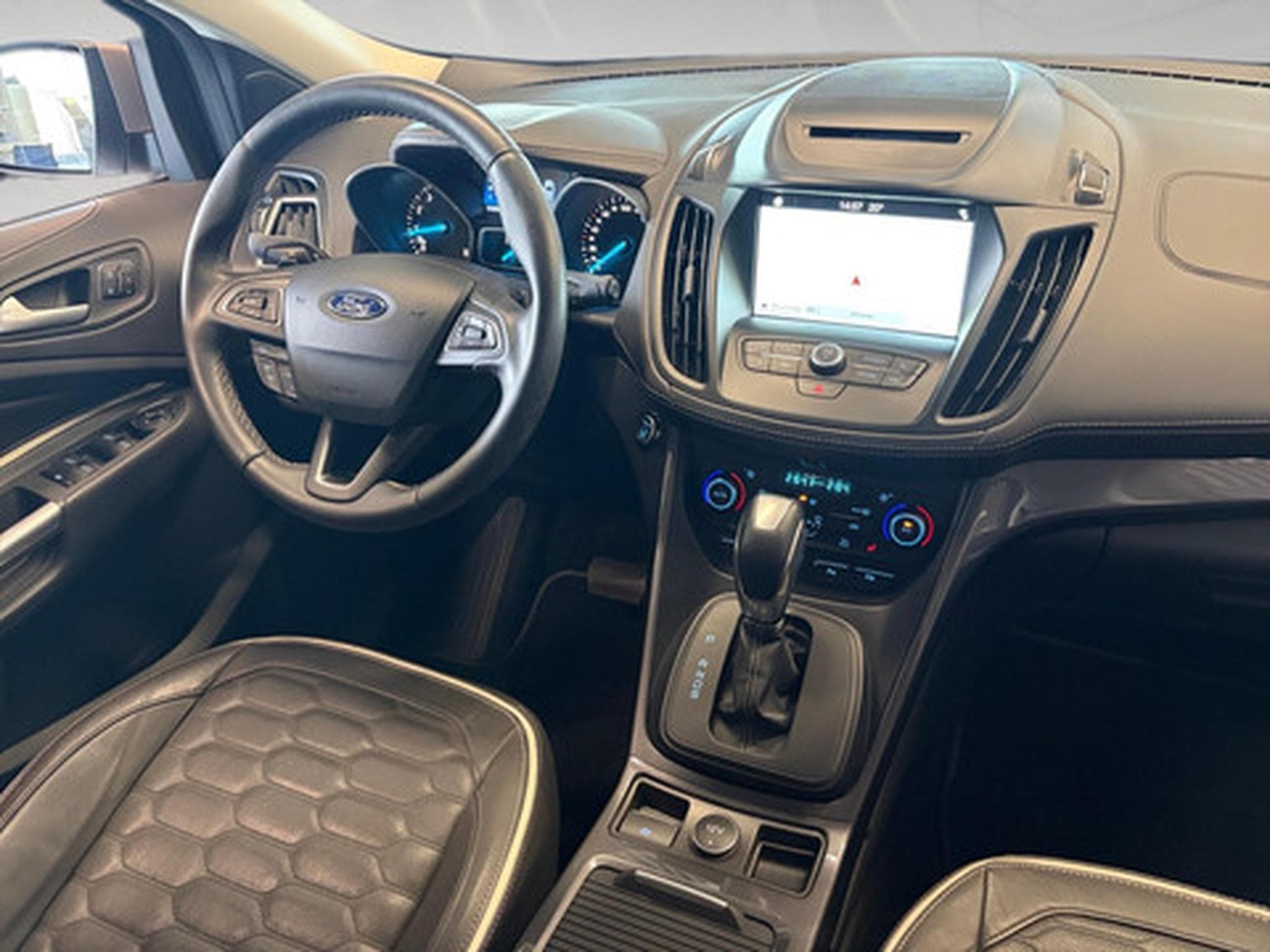 Ford Kuga 1.5i EcoB. 4x4 134kW Aut. Vignale (2018) - Photo 6