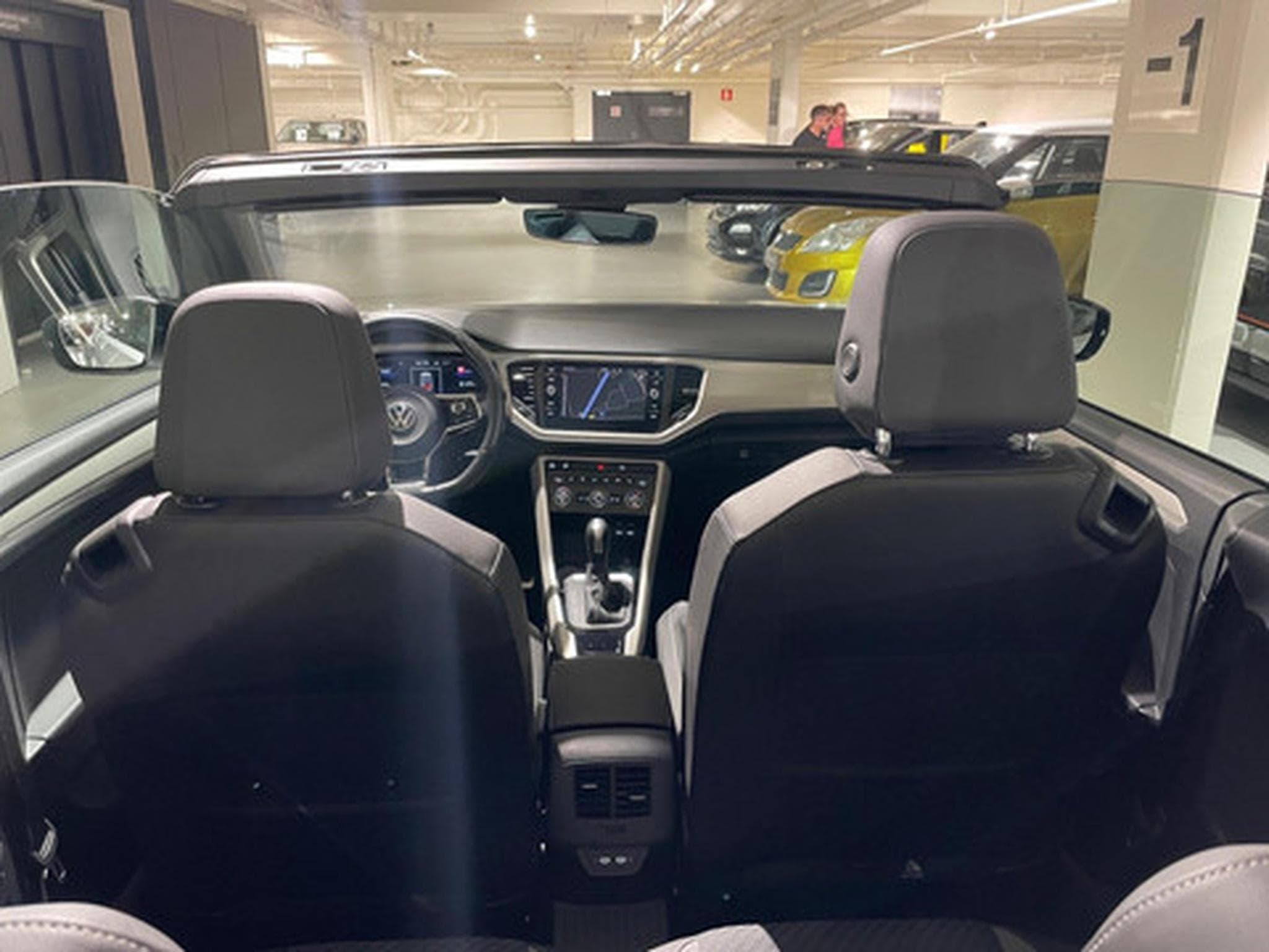 VW T-Roc Cabriolet 1.5 TSI ACT 110kW R-Line DSG (2021) - Photo 14