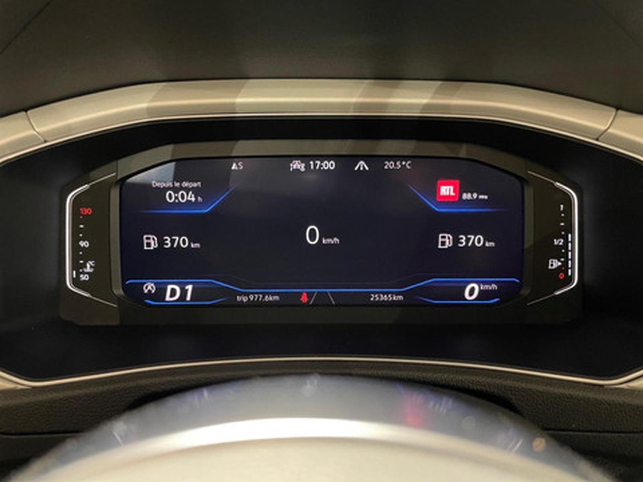 VW T-Roc Cabriolet 1.5 TSI ACT 110kW R-Line DSG (2021) - Photo 2