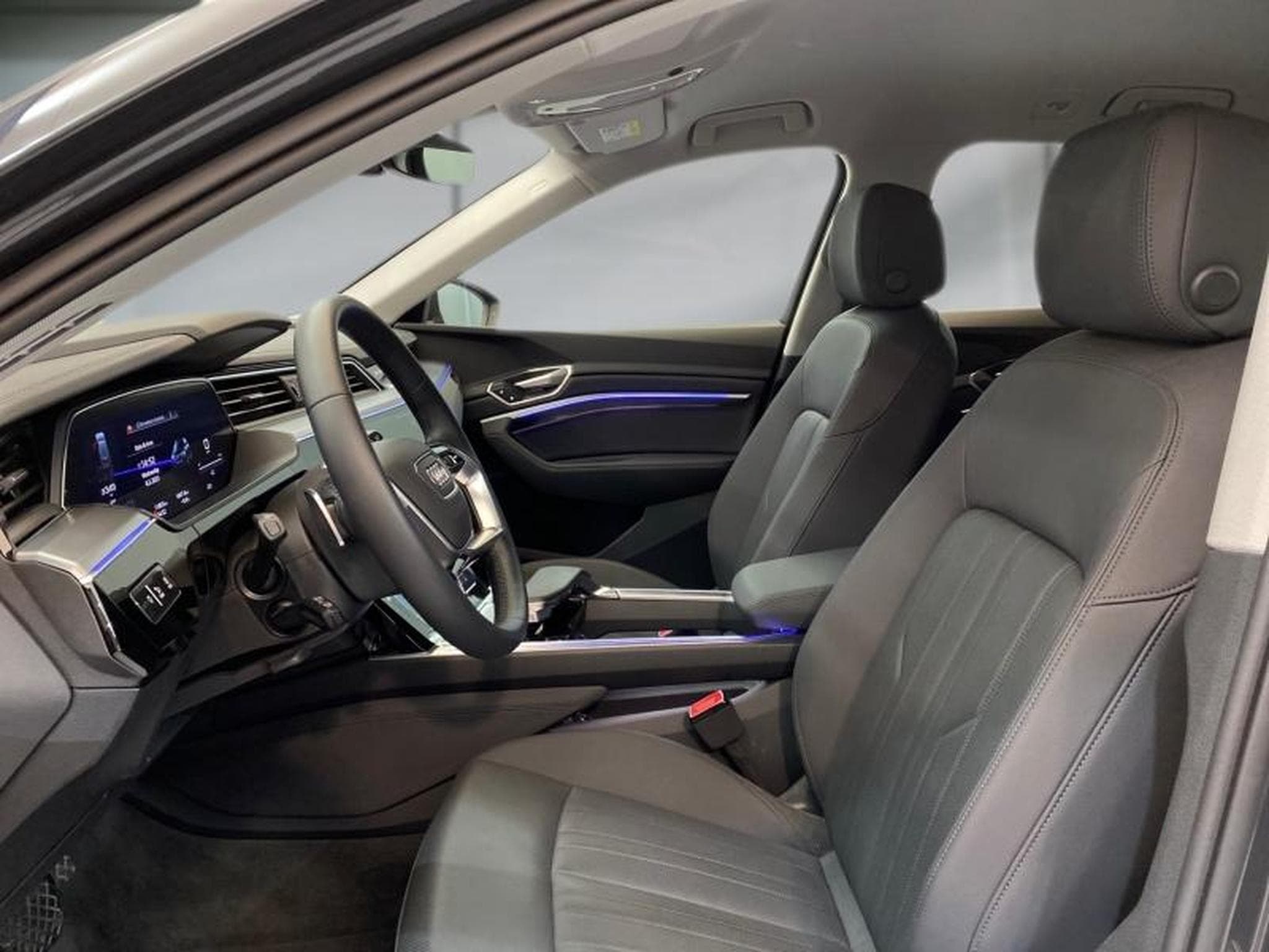 Audi e-tron 55 408ch e-quattro (2021) - Photo 11
