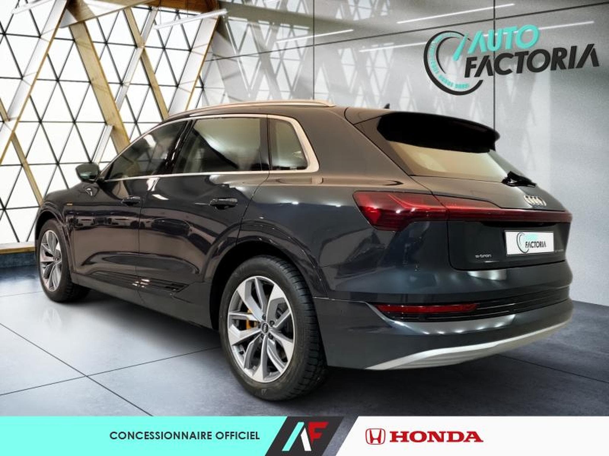 Audi e-tron 55 408ch e-quattro (2021) - Photo 3