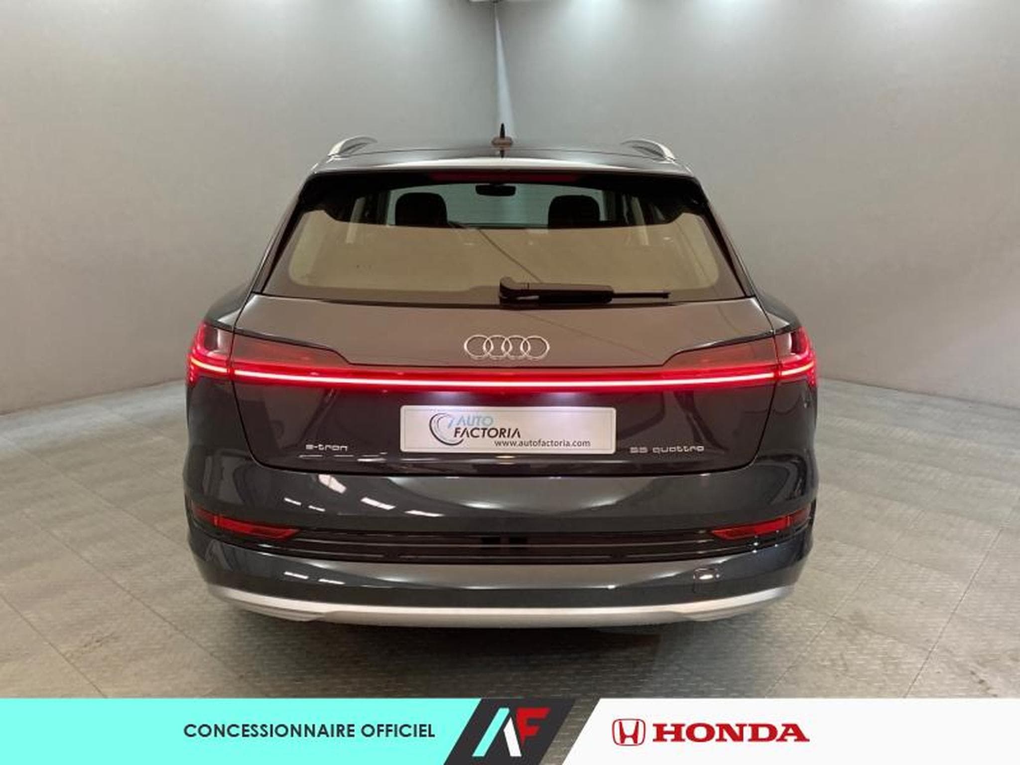 Audi e-tron 55 408ch e-quattro (2021) - Photo 4
