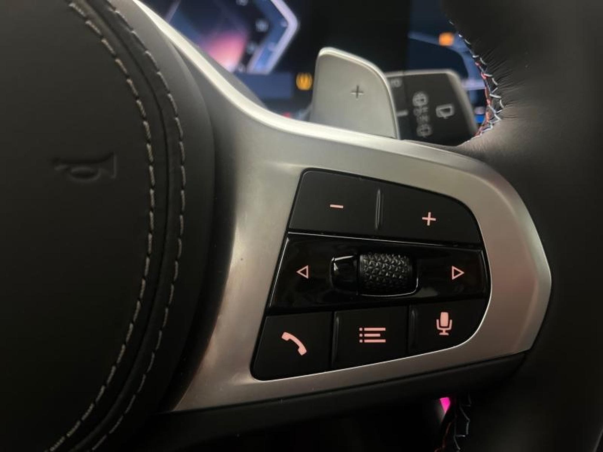 BMW X7 M60iA xDrive 530ch M Performance (2023) - Photo 16