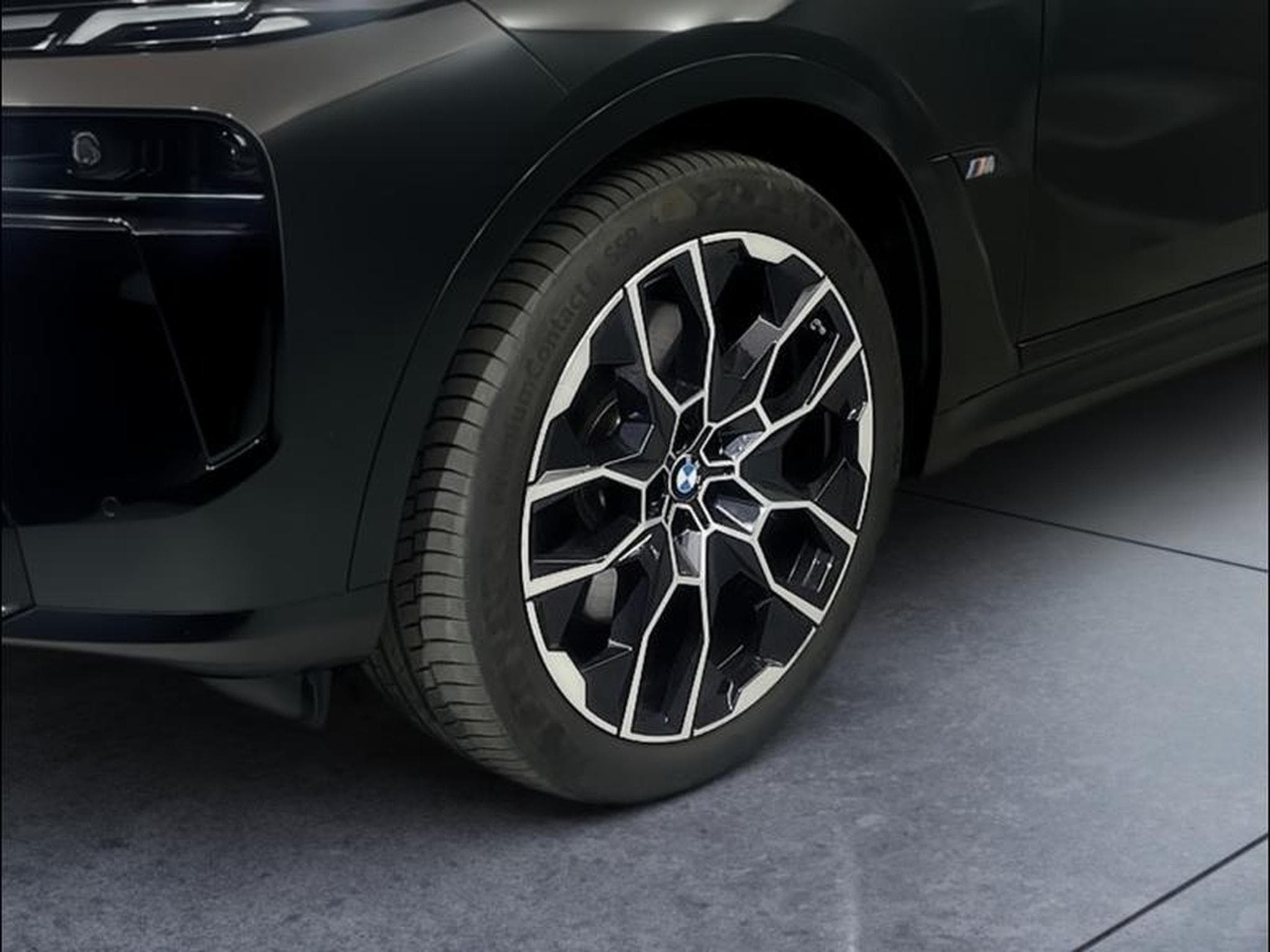 BMW X7 M60iA xDrive 530ch M Performance (2023) - Photo 9