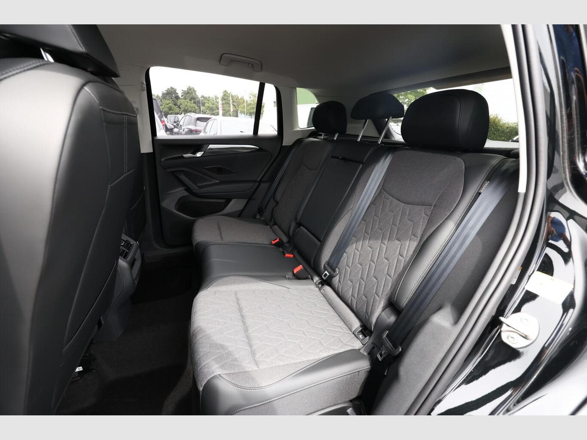 VW Tiguan DSG LED+ Nav (2026) - Foto 10