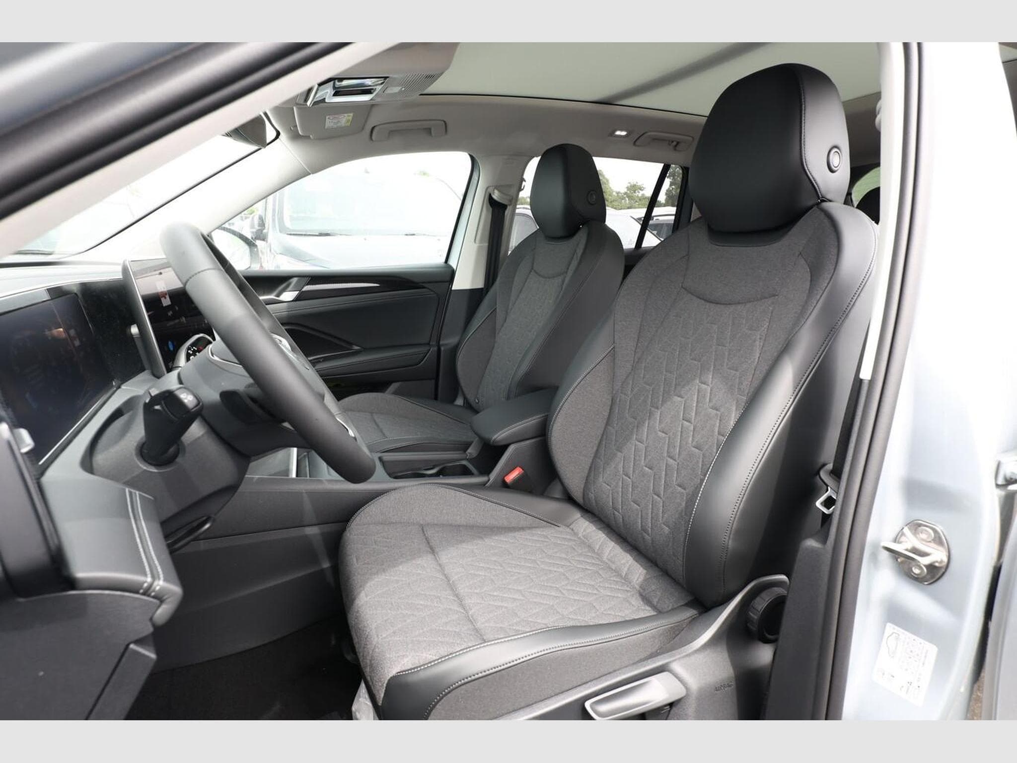 VW Tiguan DSG LED+ IQ.DRIVE (2026) - Foto 6